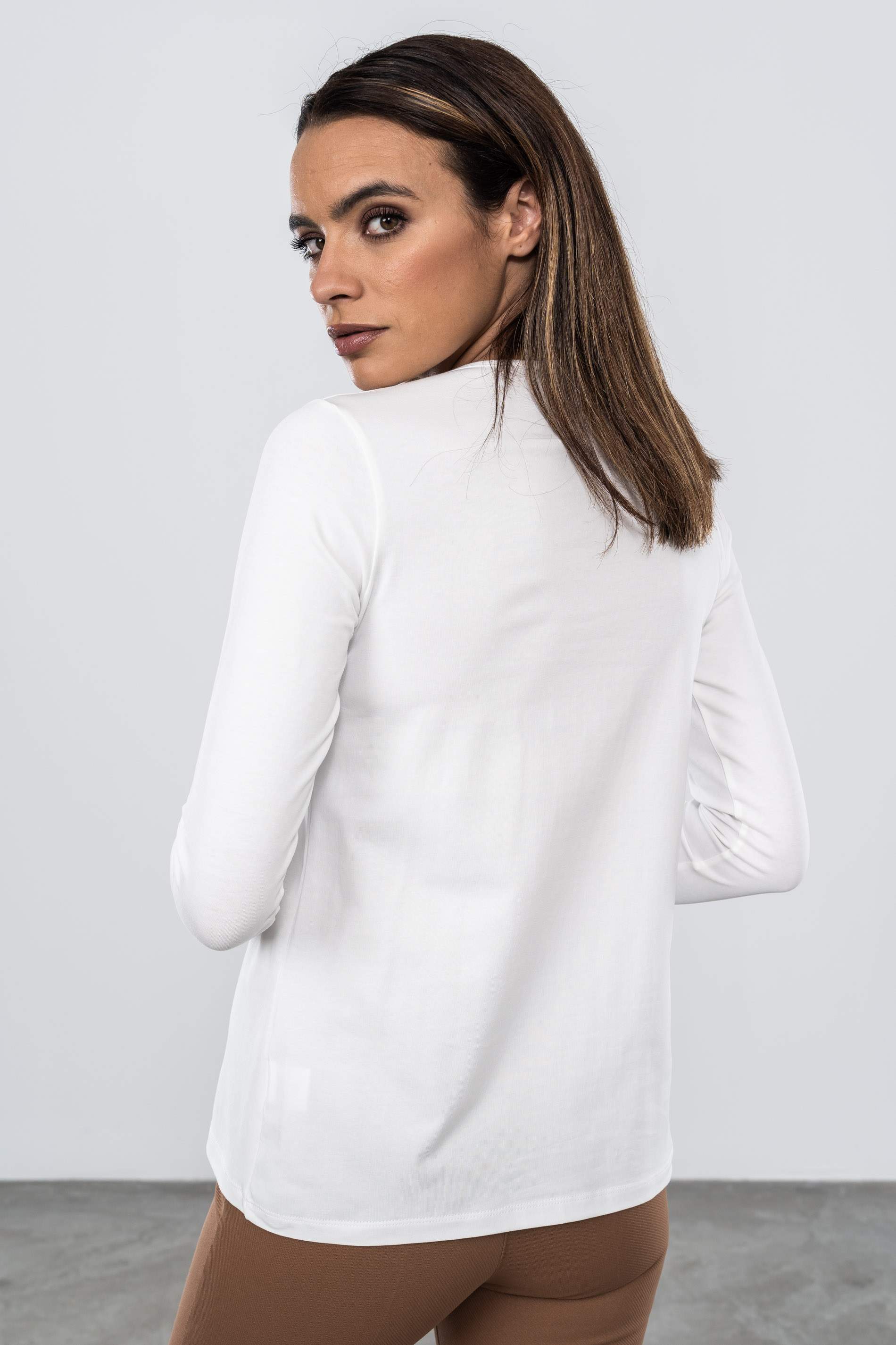 CAMISETA BORDADA ENTREDOS