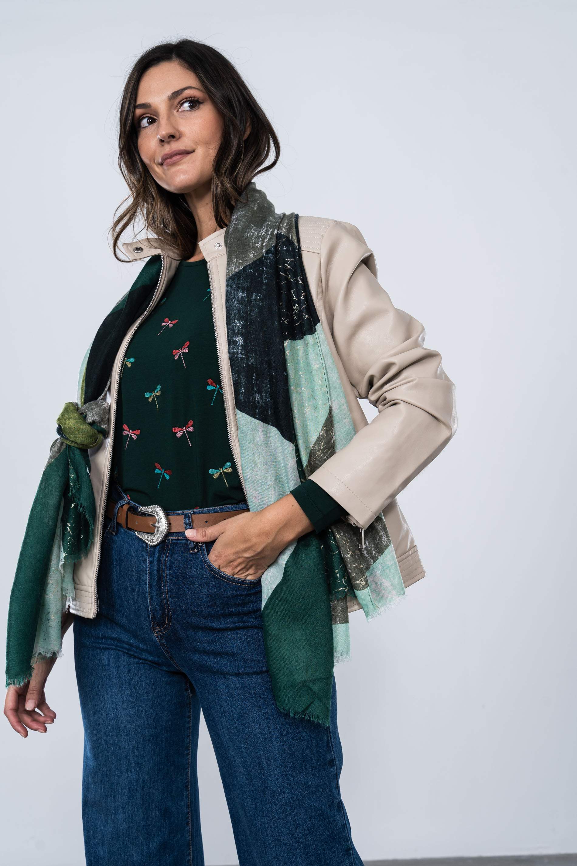 CAMISETA BORDADA LIBELULAS BOTELLA