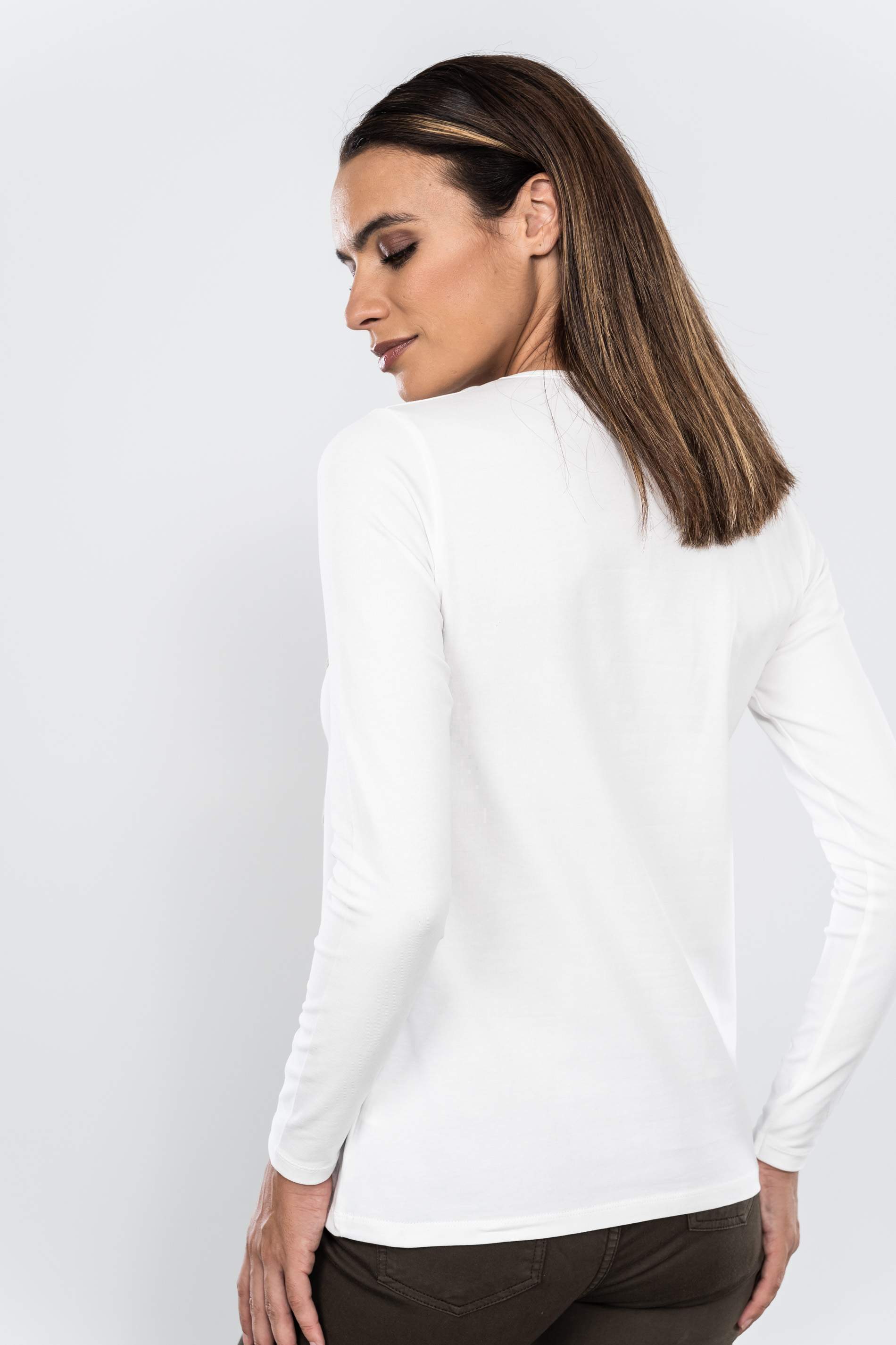 CAMISETA BORDADA NUBES