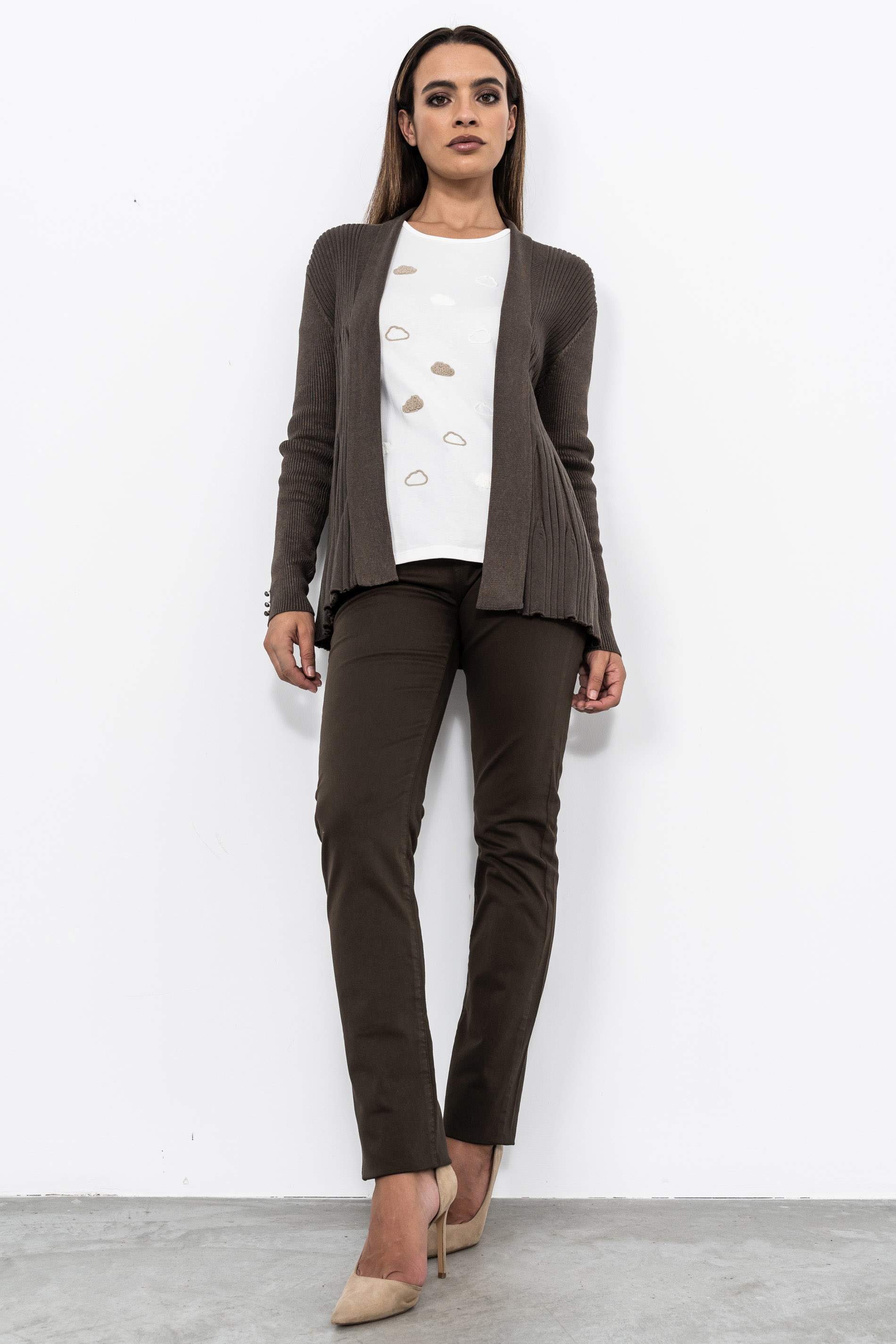 CAMISETA BORDADA NUBES