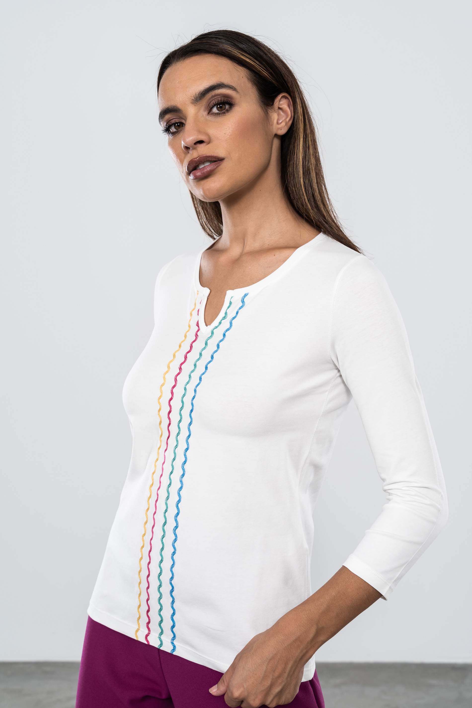 CAMISETA BORDADA ONDAS CENTRO