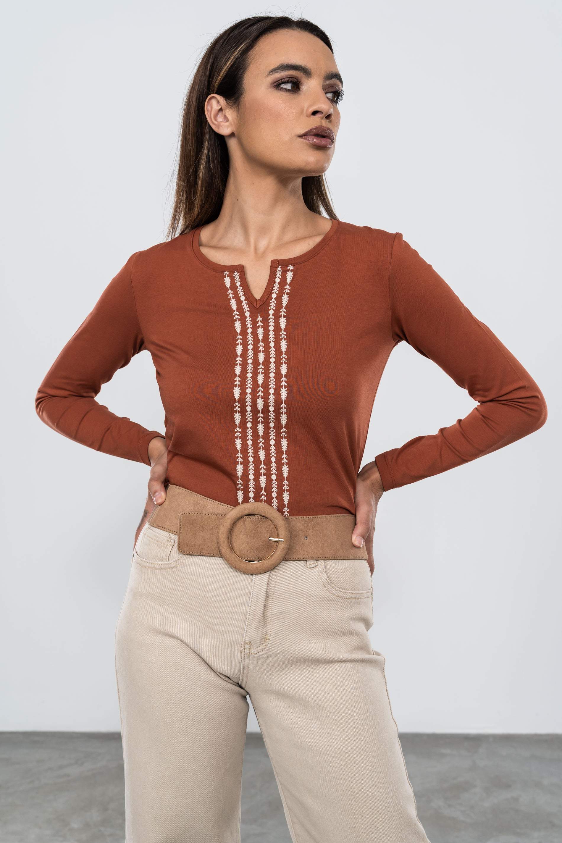 CAMISETA BORDADA ESPIGA CENTRO CALDERA