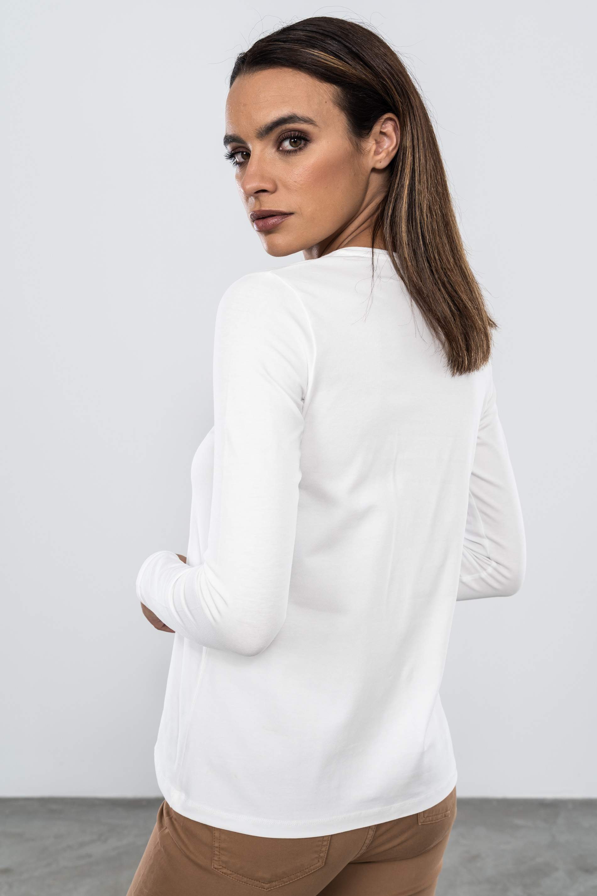 CAMISETA BORDADA ZIG ZAG CENTRO CRUDO