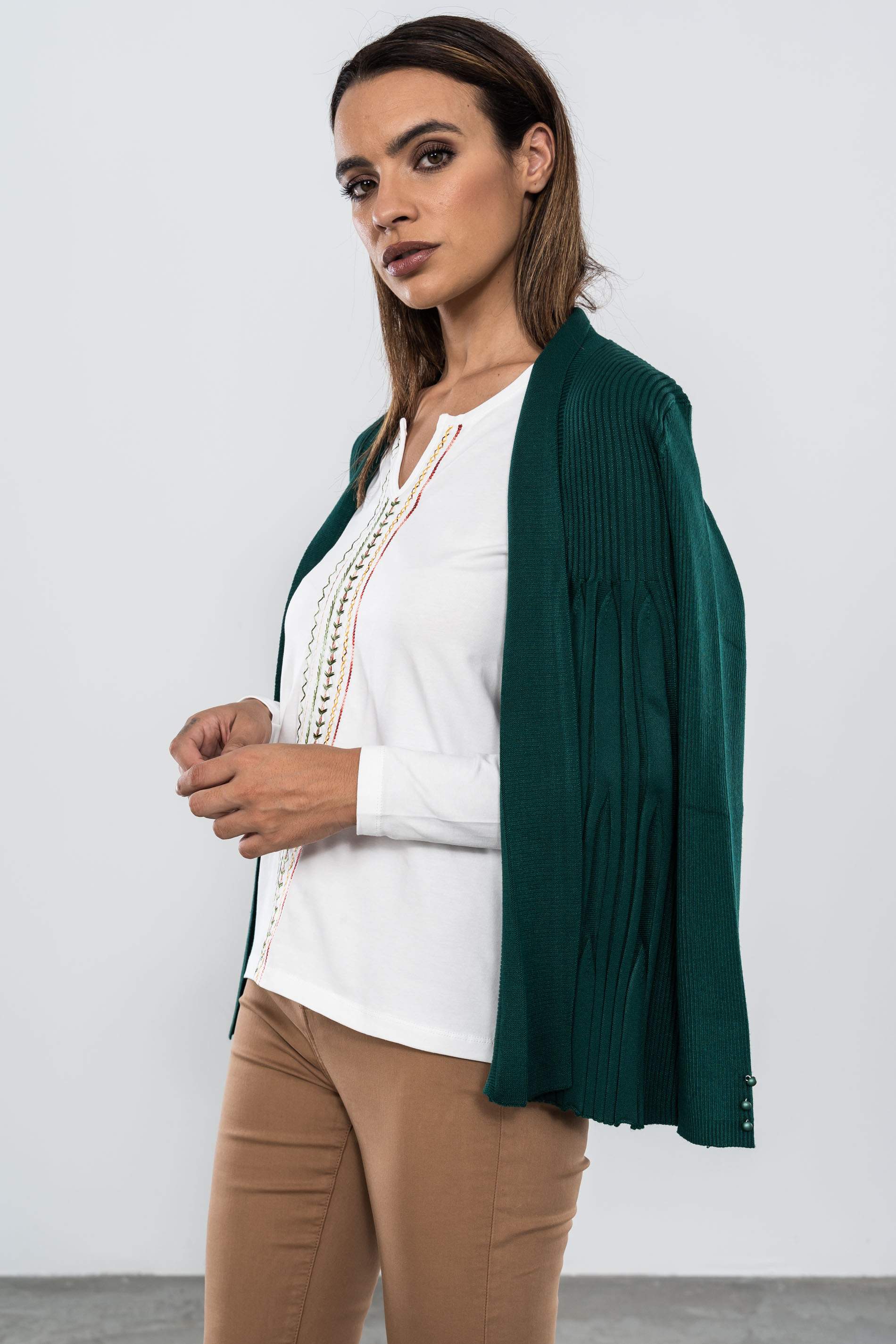 CAMISETA BORDADA ZIG ZAG CENTRO CRUDO