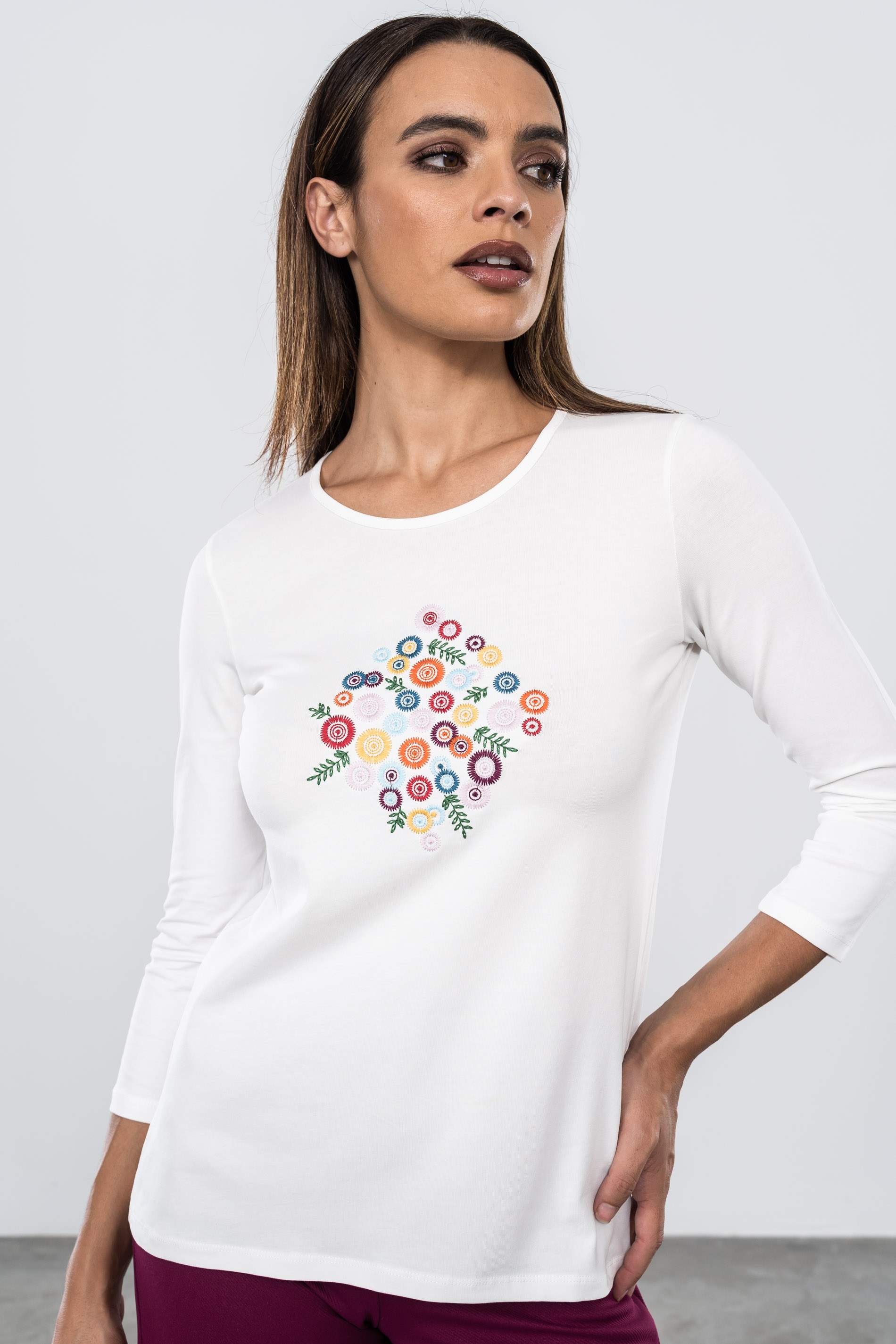 CAMISETA BORDADA CIRCULOS CENTRAL 