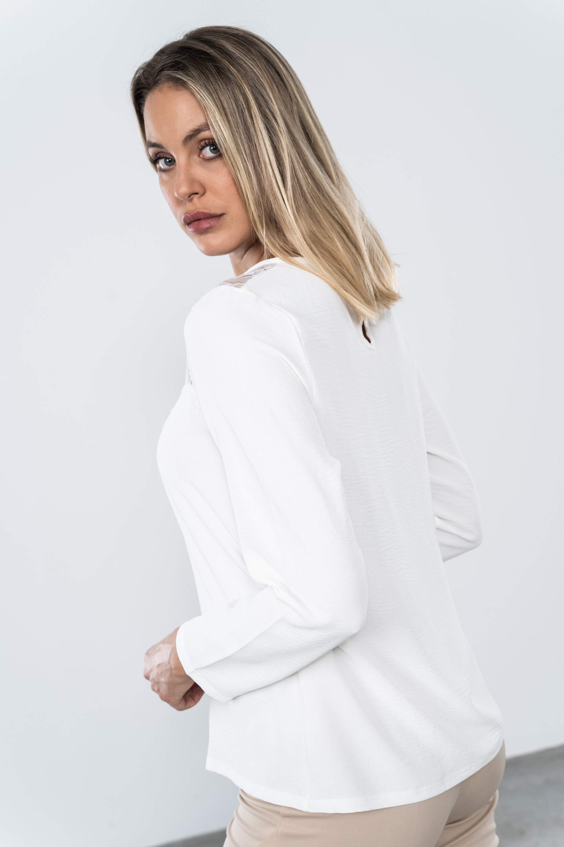 BLUSA CANESU ENCAJE CRUDO