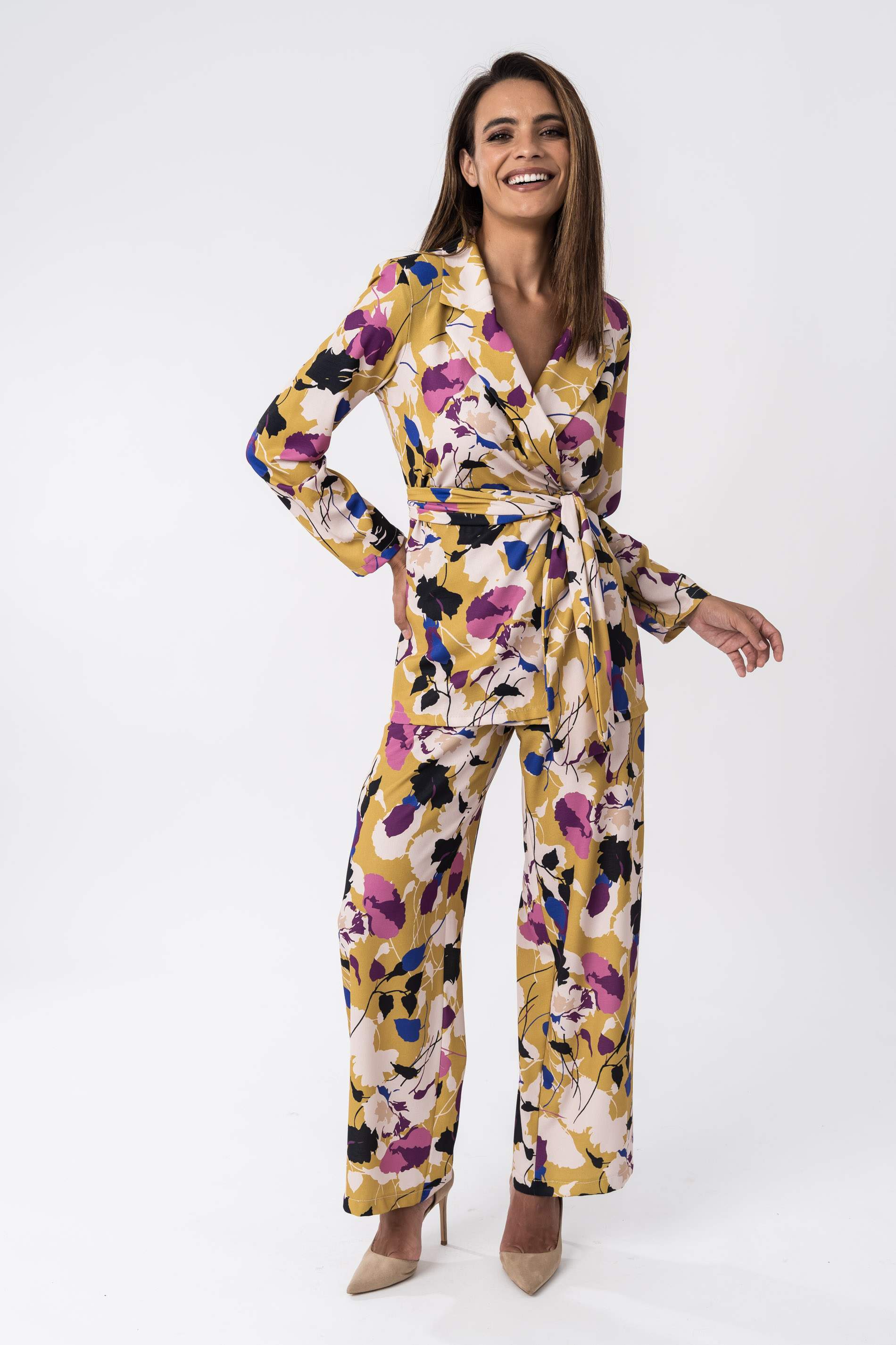 CHAQUETA SILUETA FLOR CINTURON