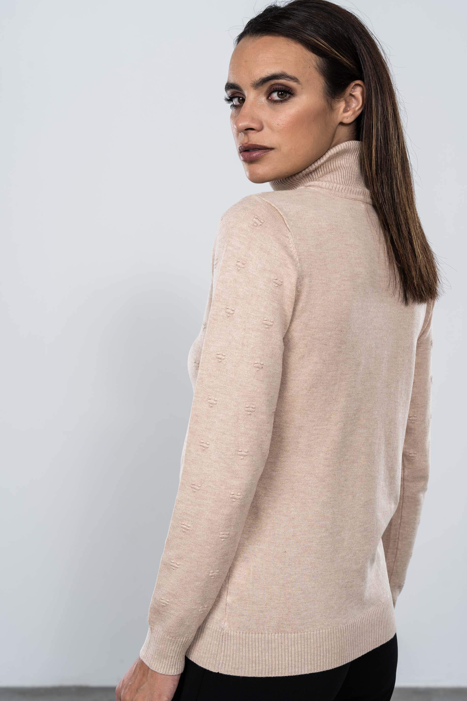 JERSEY CUELLO CISNE RELIEVE TOPITO BEIGE