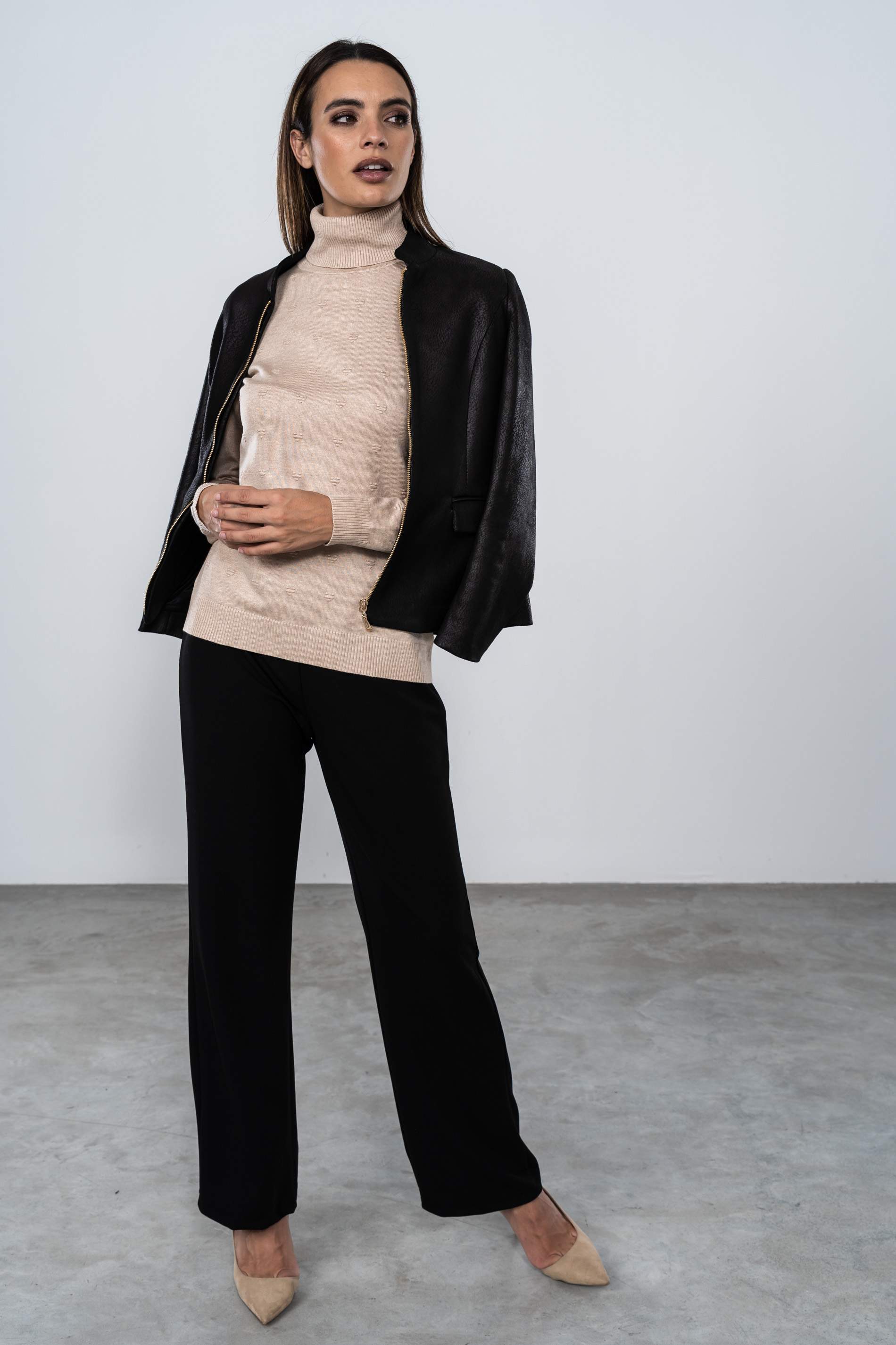 JERSEY CUELLO CISNE RELIEVE TOPITO BEIGE