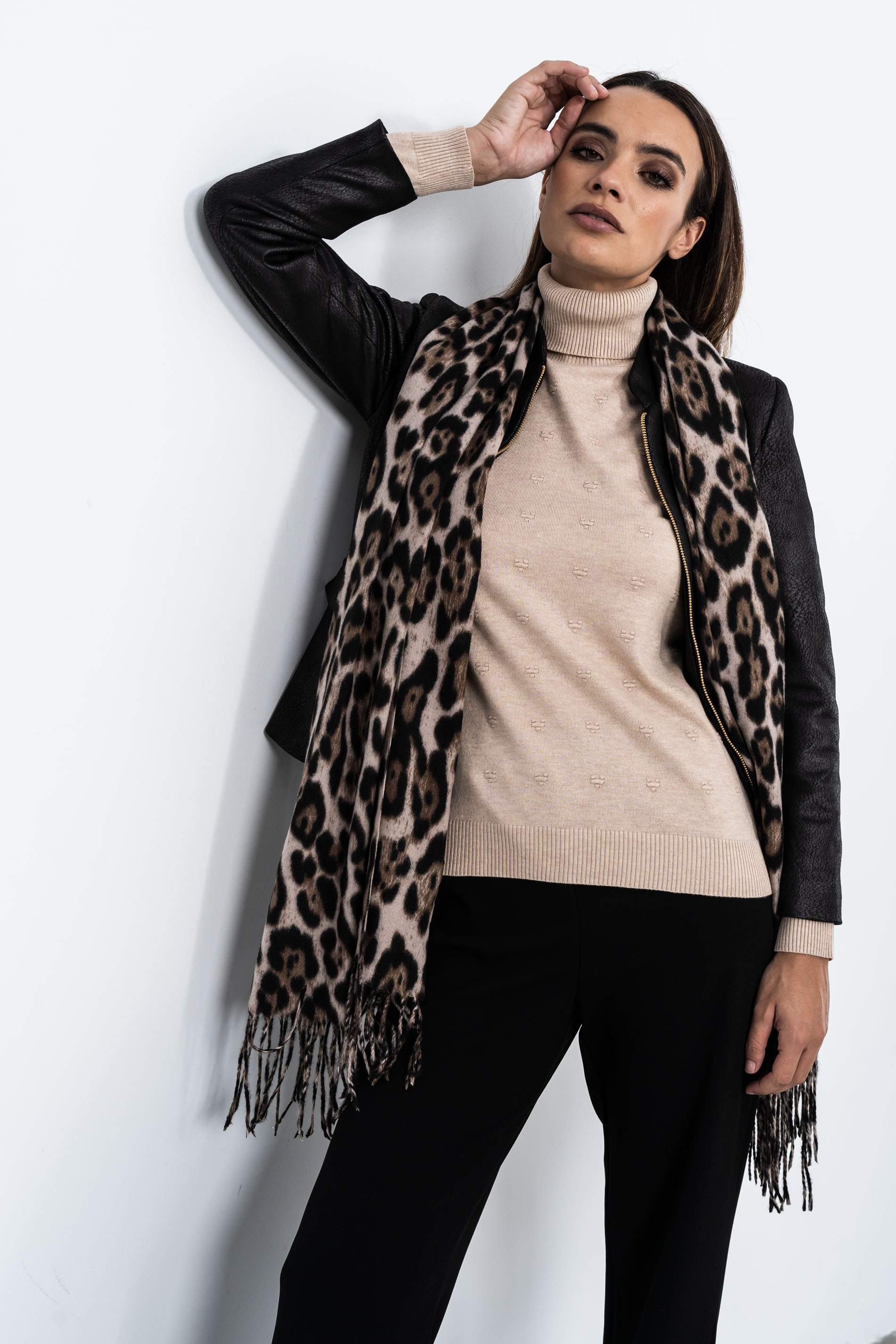 JERSEY CUELLO CISNE RELIEVE TOPITO BEIGE