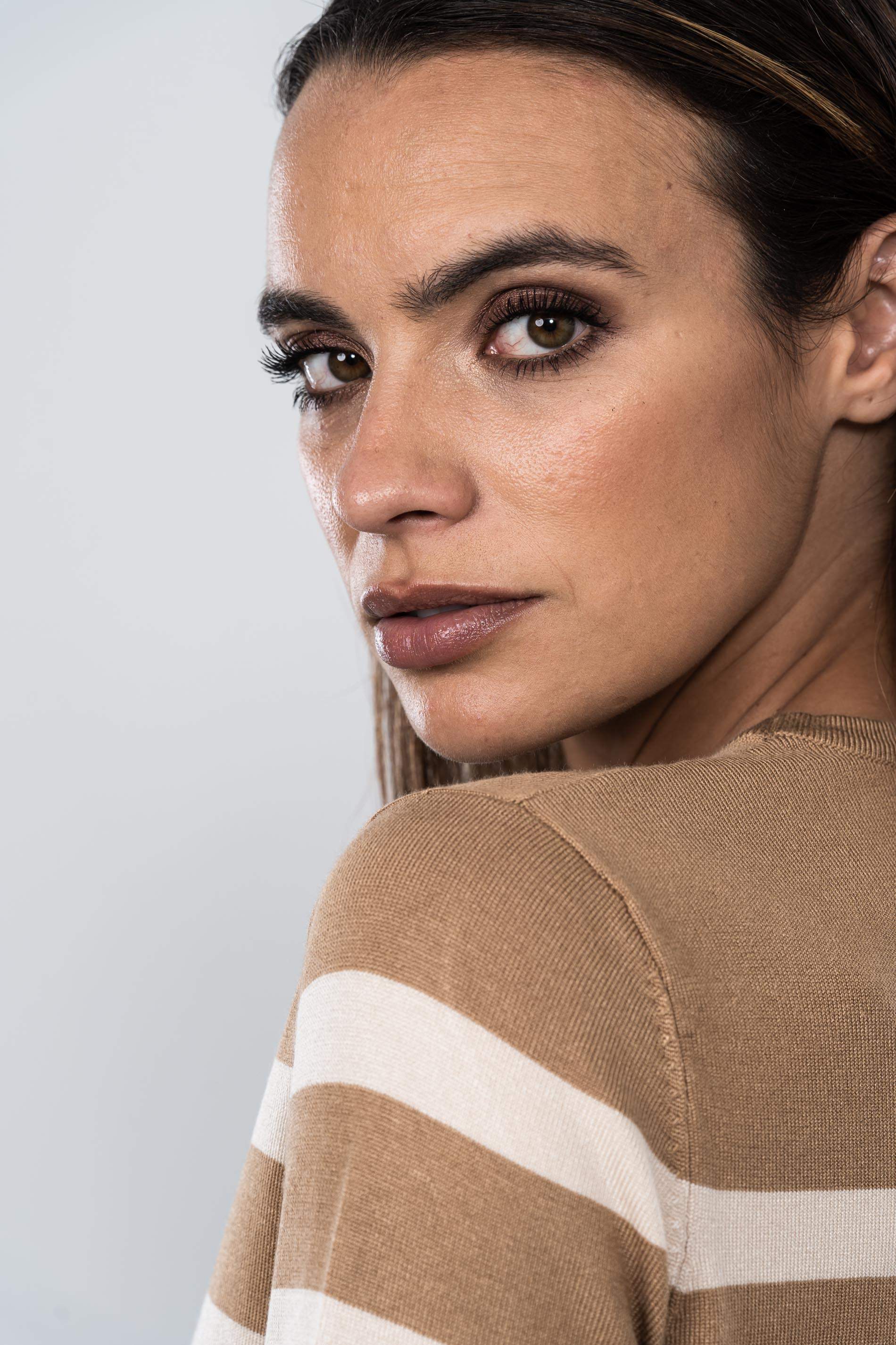 JERSEY CUELLO CAJA RAYAS CAMEL