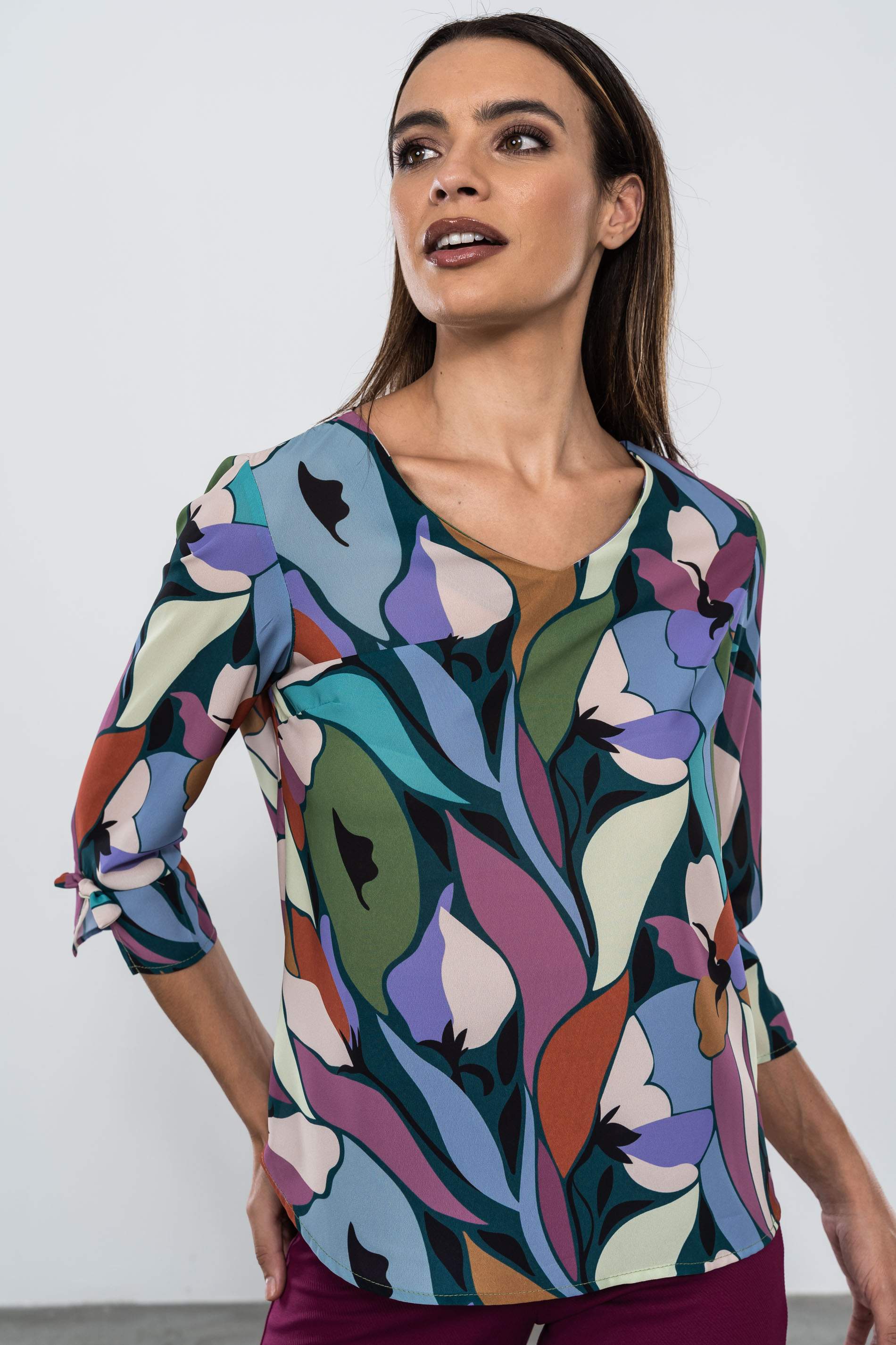 BLUSA ESTAMADO HOJAS COLOR