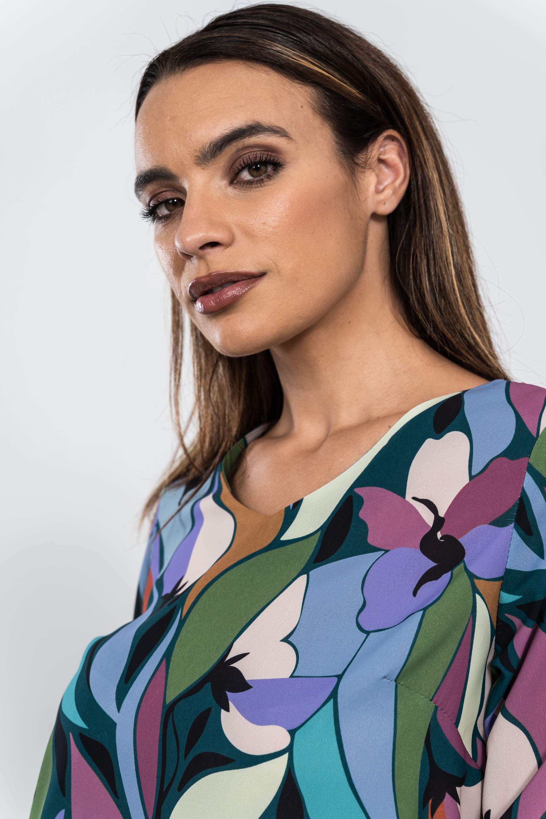 BLUSA ESTAMADO HOJAS COLOR