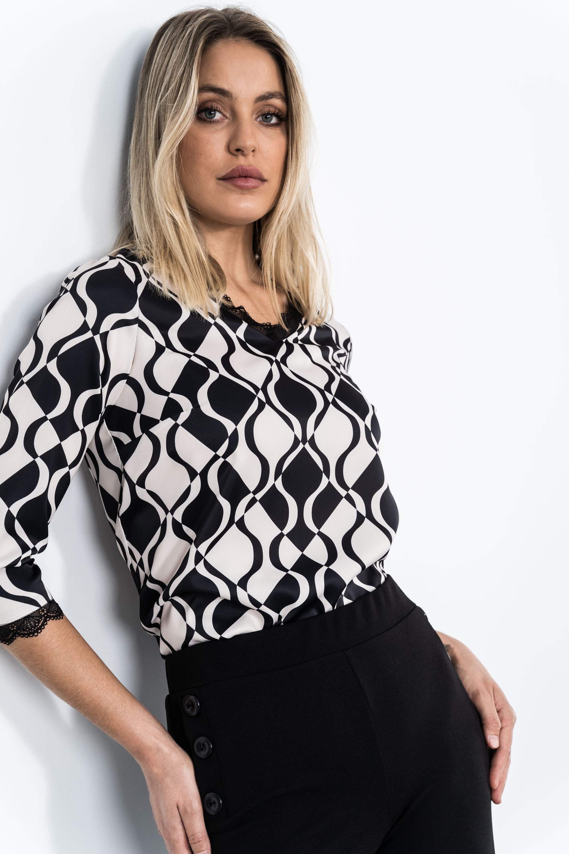 BLUSA GEOMETRICO COMBINADO ENCAJE