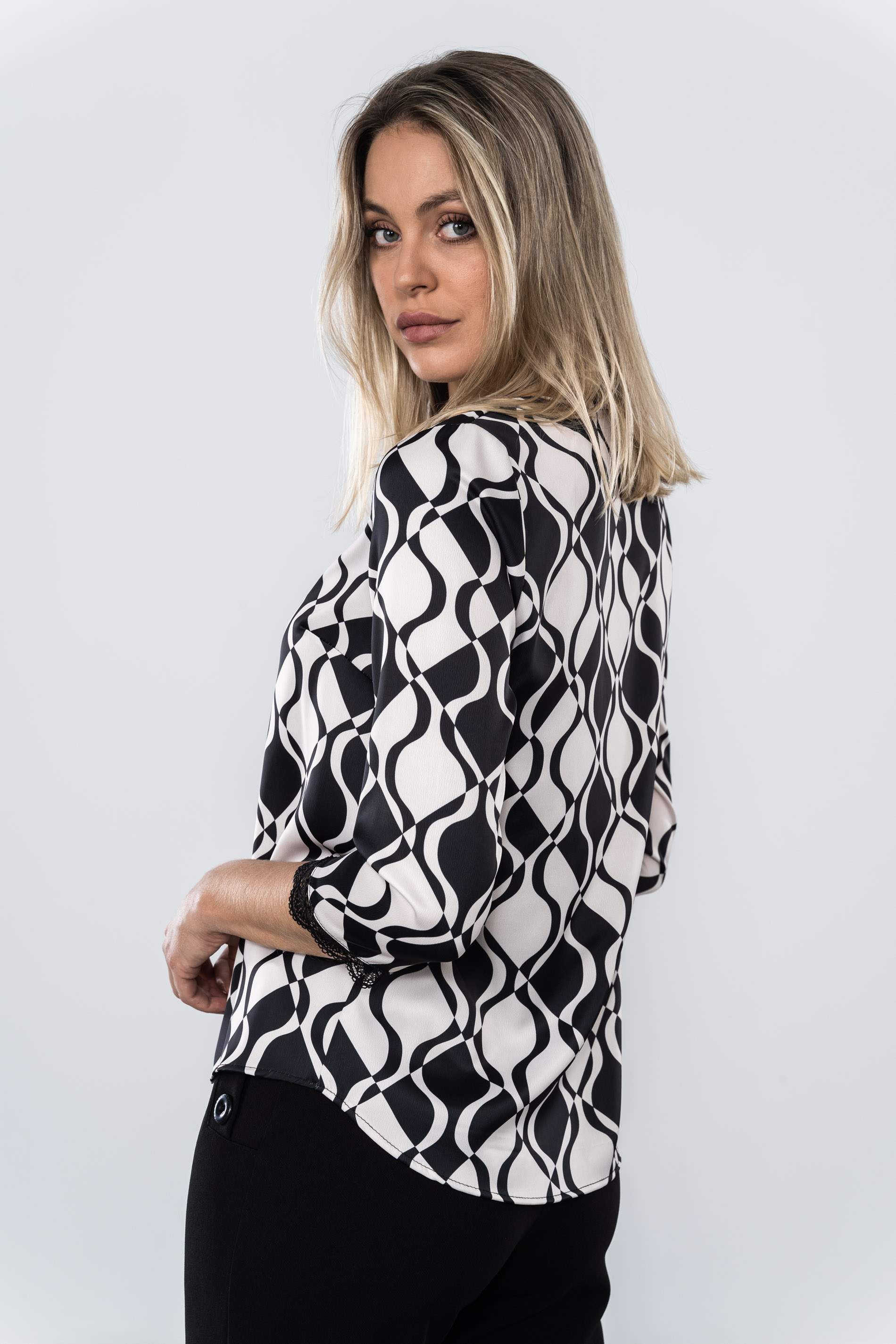 BLUSA GEOMETRICO COMBINADO ENCAJE