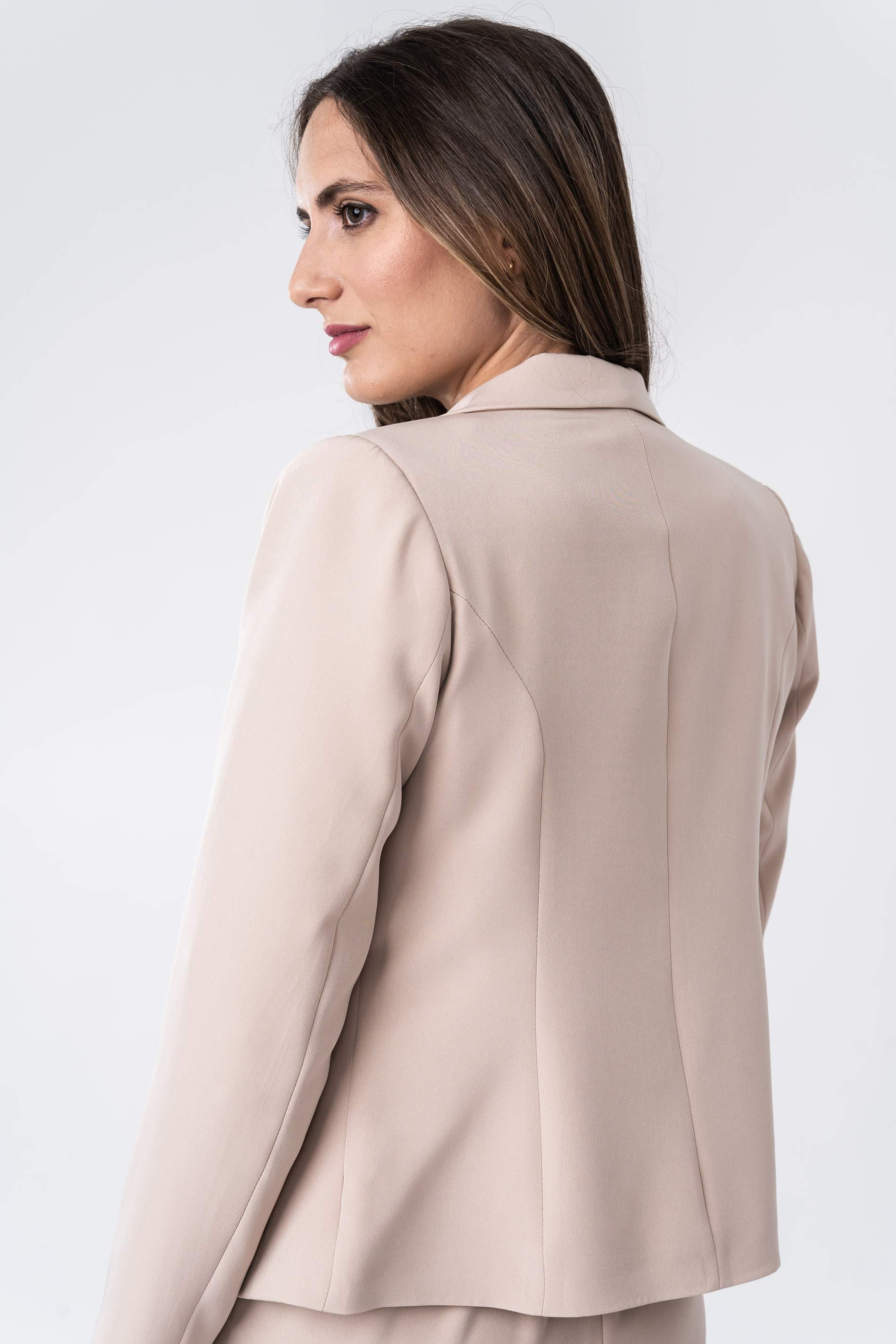 AMERICANA BOTON CORTA BEIGE