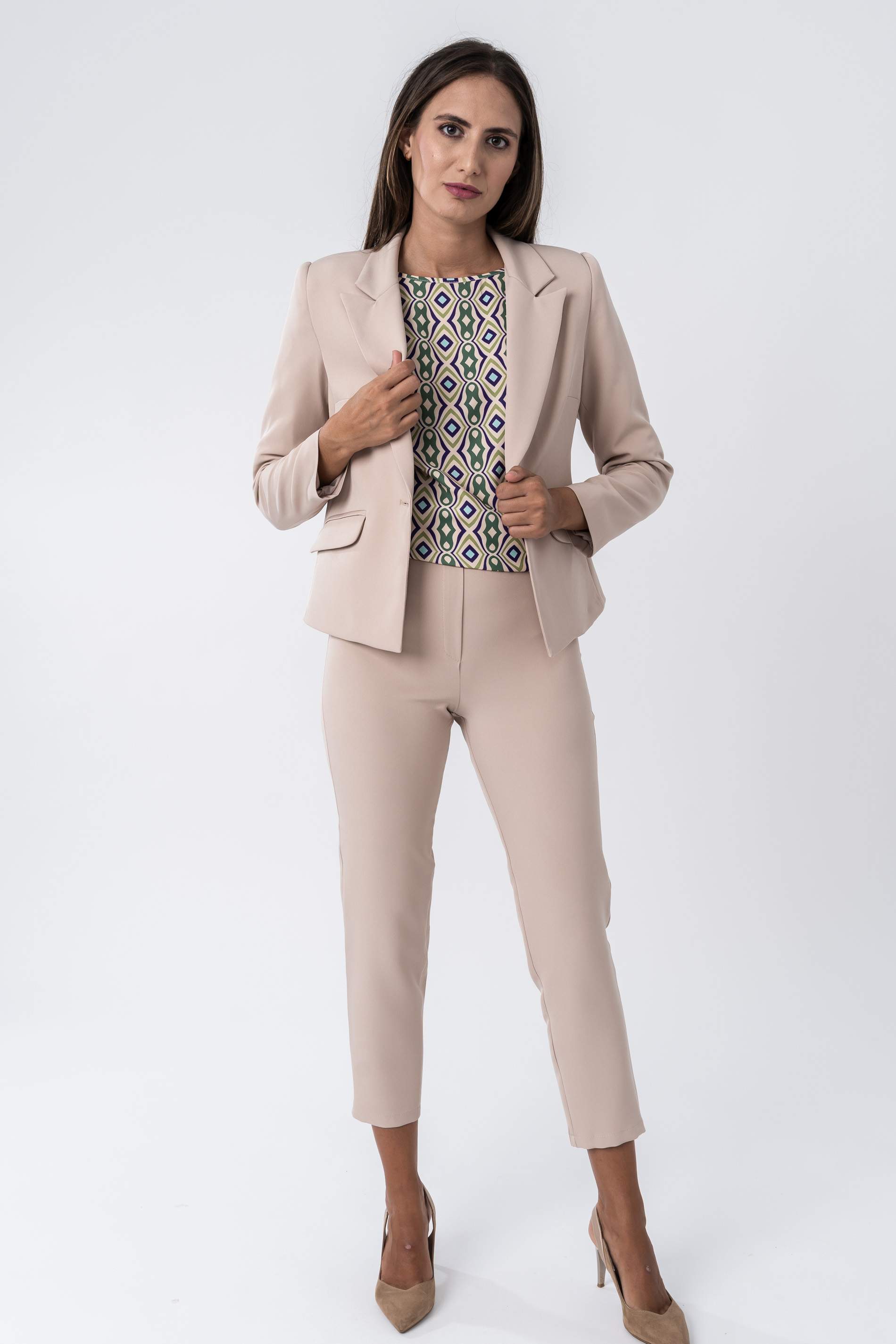 AMERICANA BOTON CORTA BEIGE