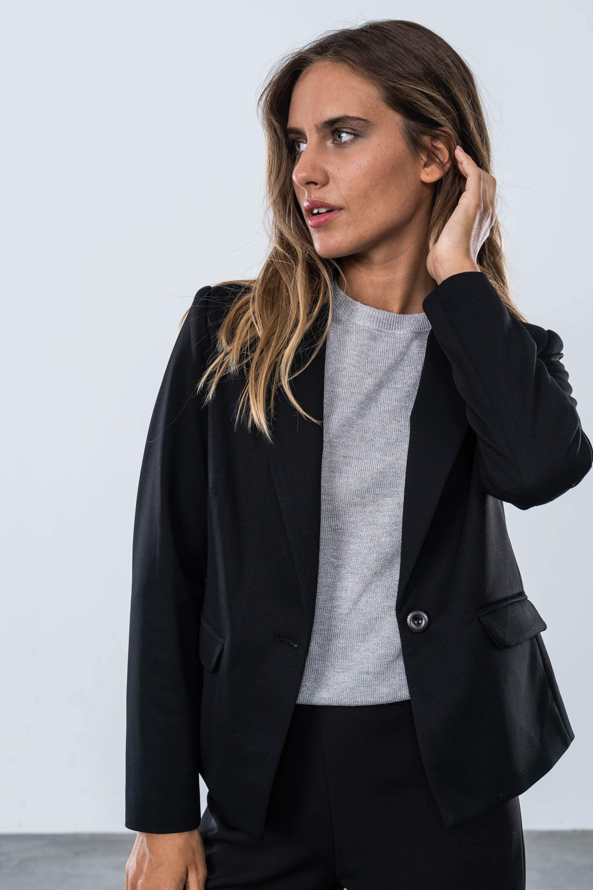 AMERICANA 1 BOTON DIAGONAL NEGRO