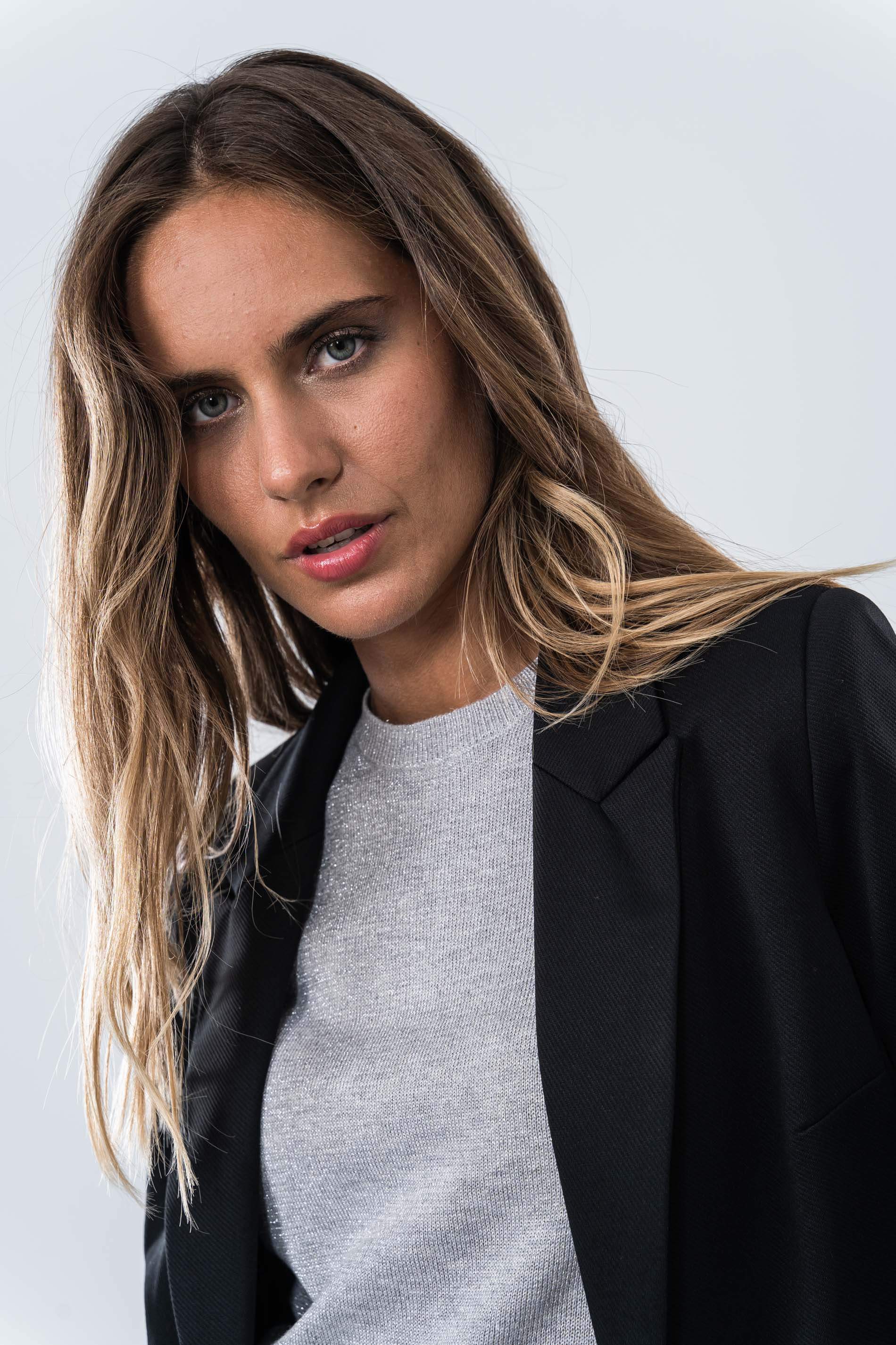 AMERICANA 1 BOTON DIAGONAL NEGRO