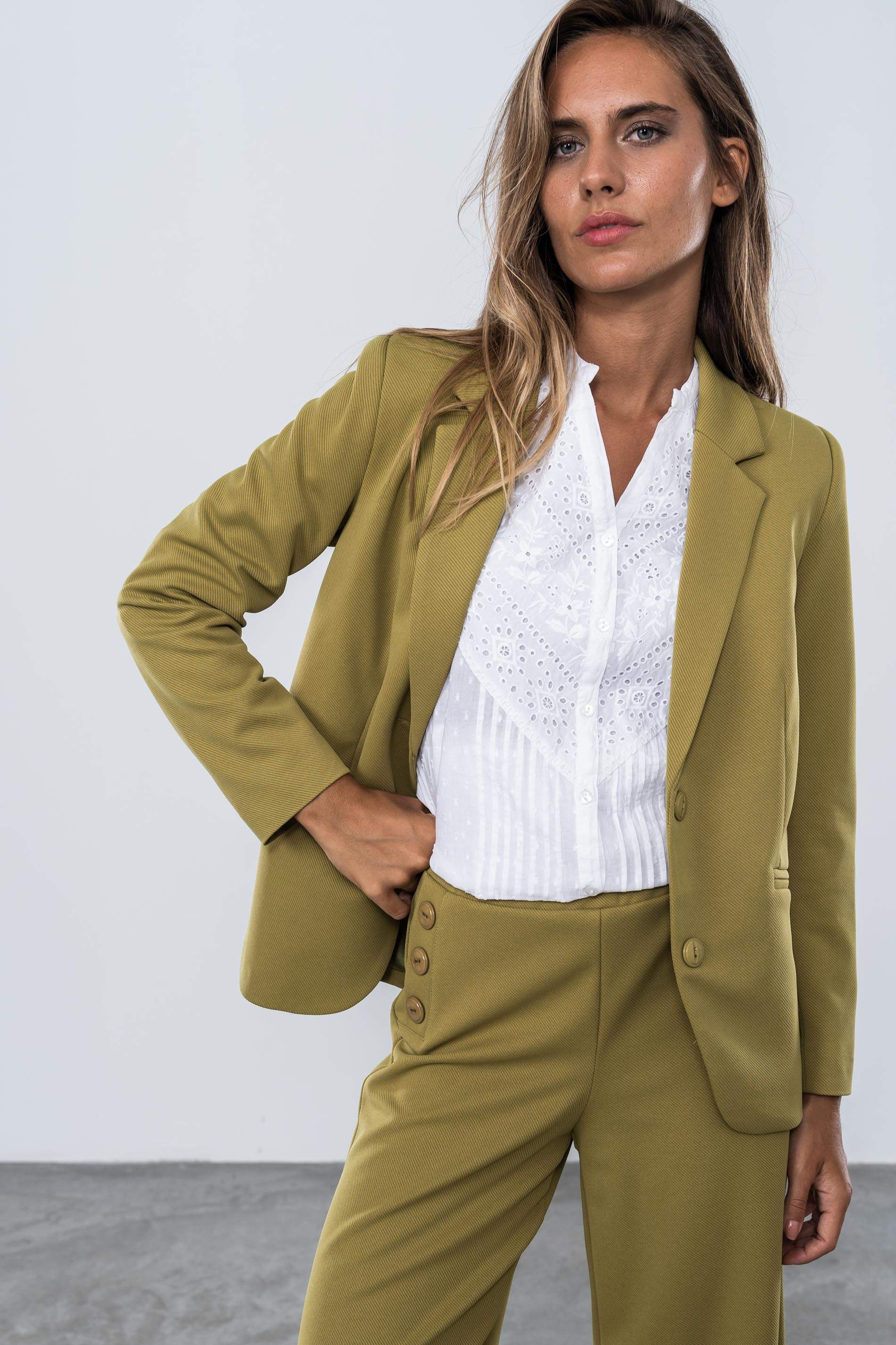 AMERICANA DOBLE BOTON OLIVA