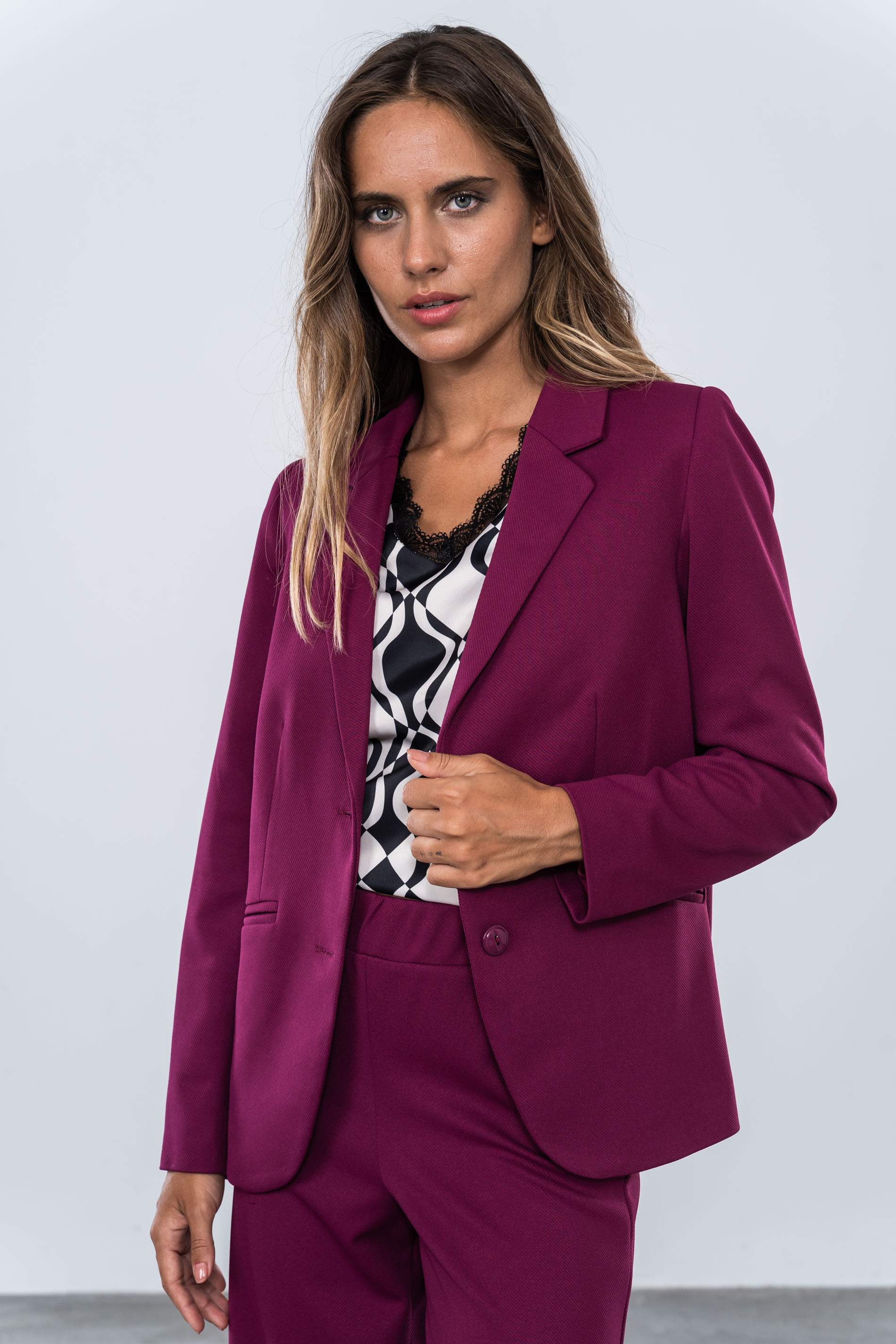 AMERICANA DOBLE BOTON BERENJENA