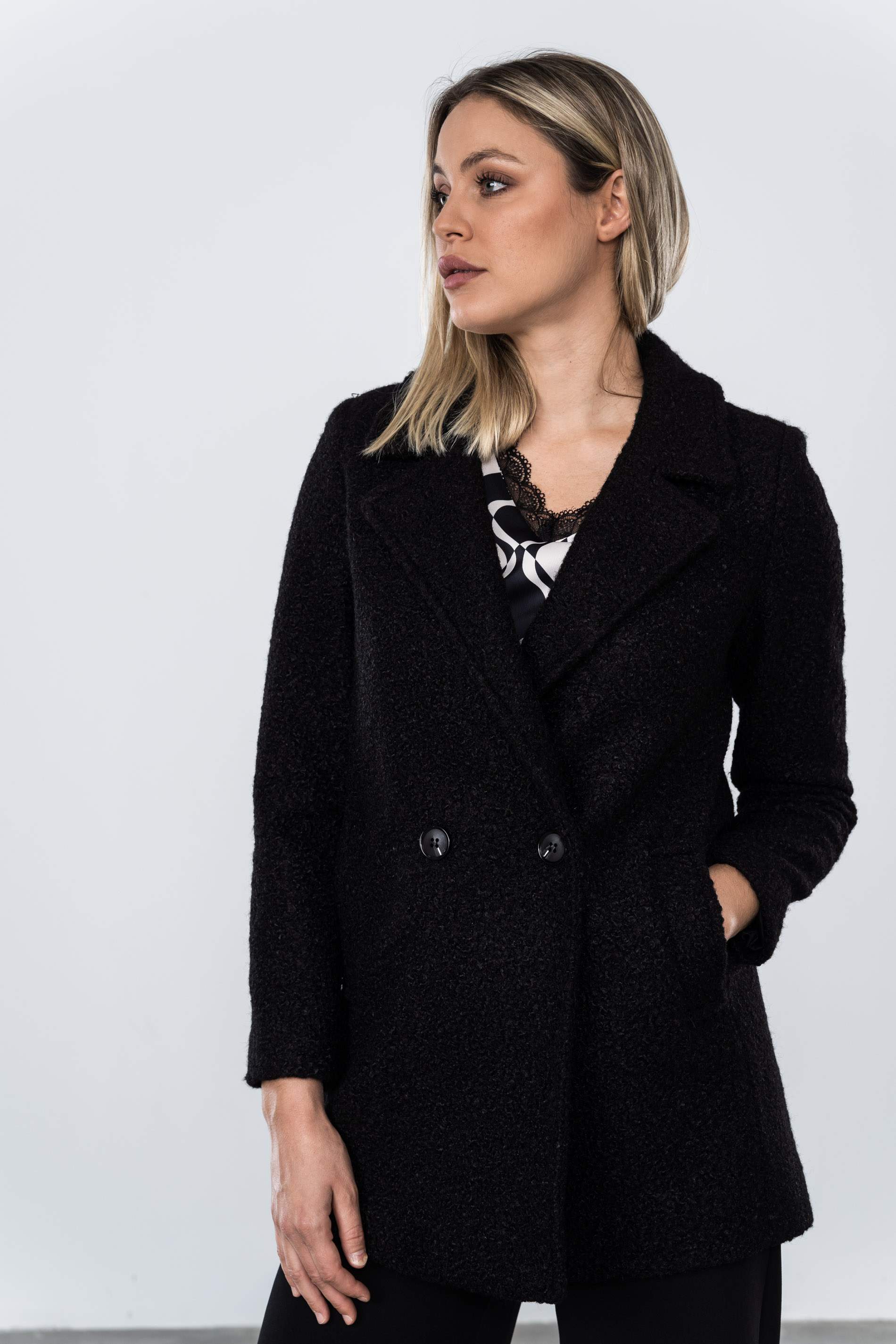 ABRIGO CRUZADO BAGUILLA NEGRO