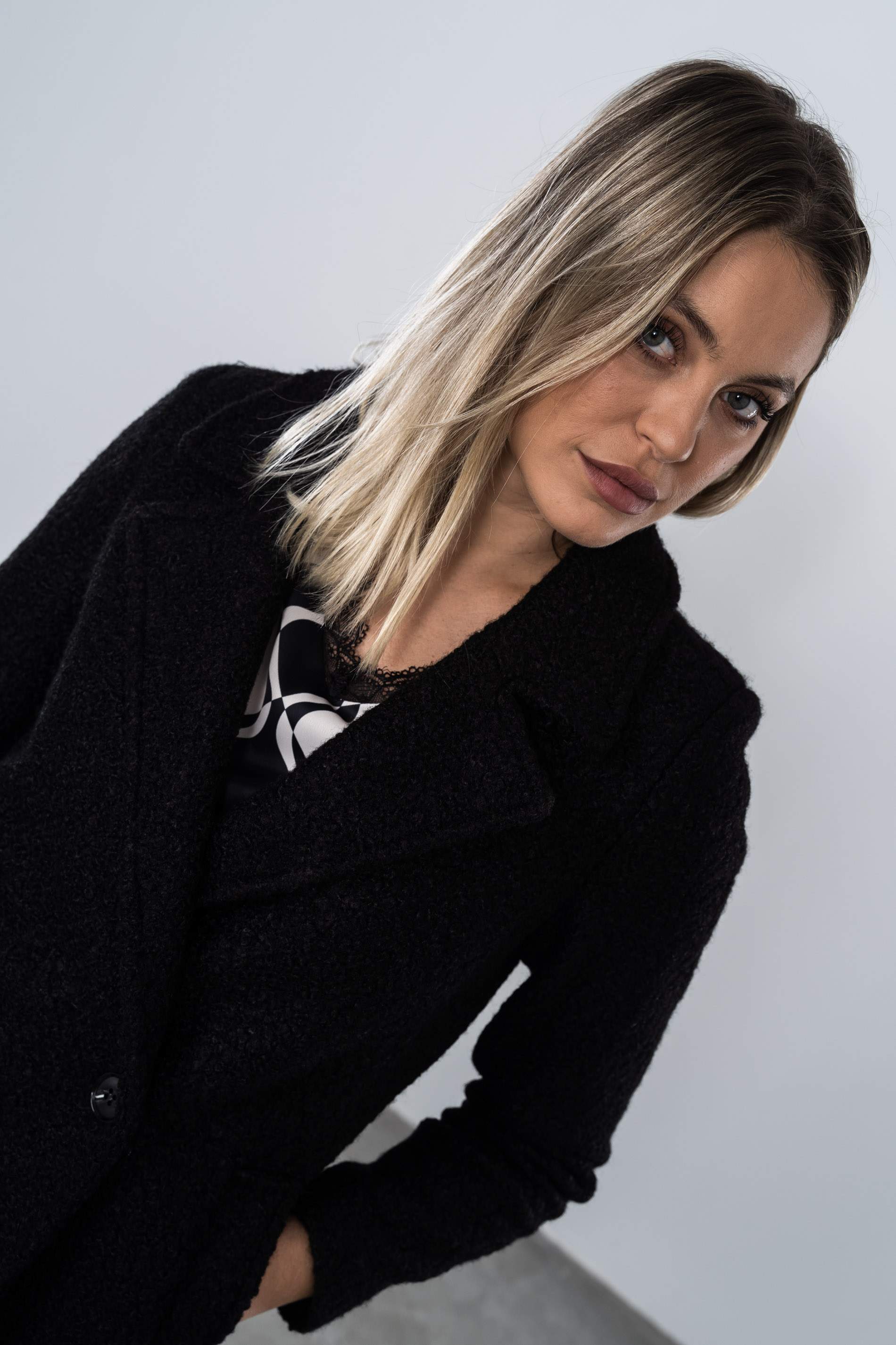 ABRIGO CRUZADO BAGUILLA NEGRO