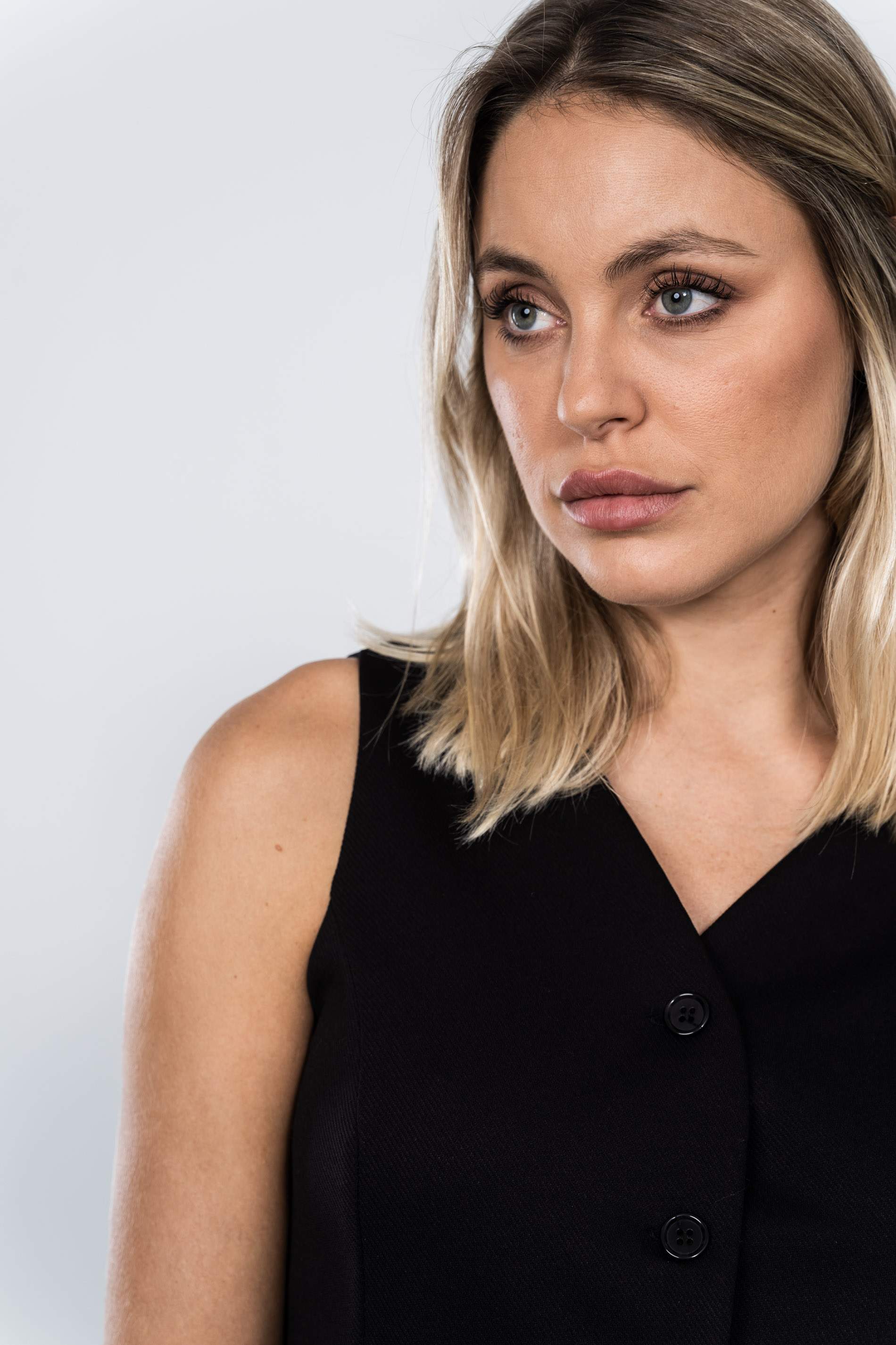 CHALECO BOTONES NEGRO