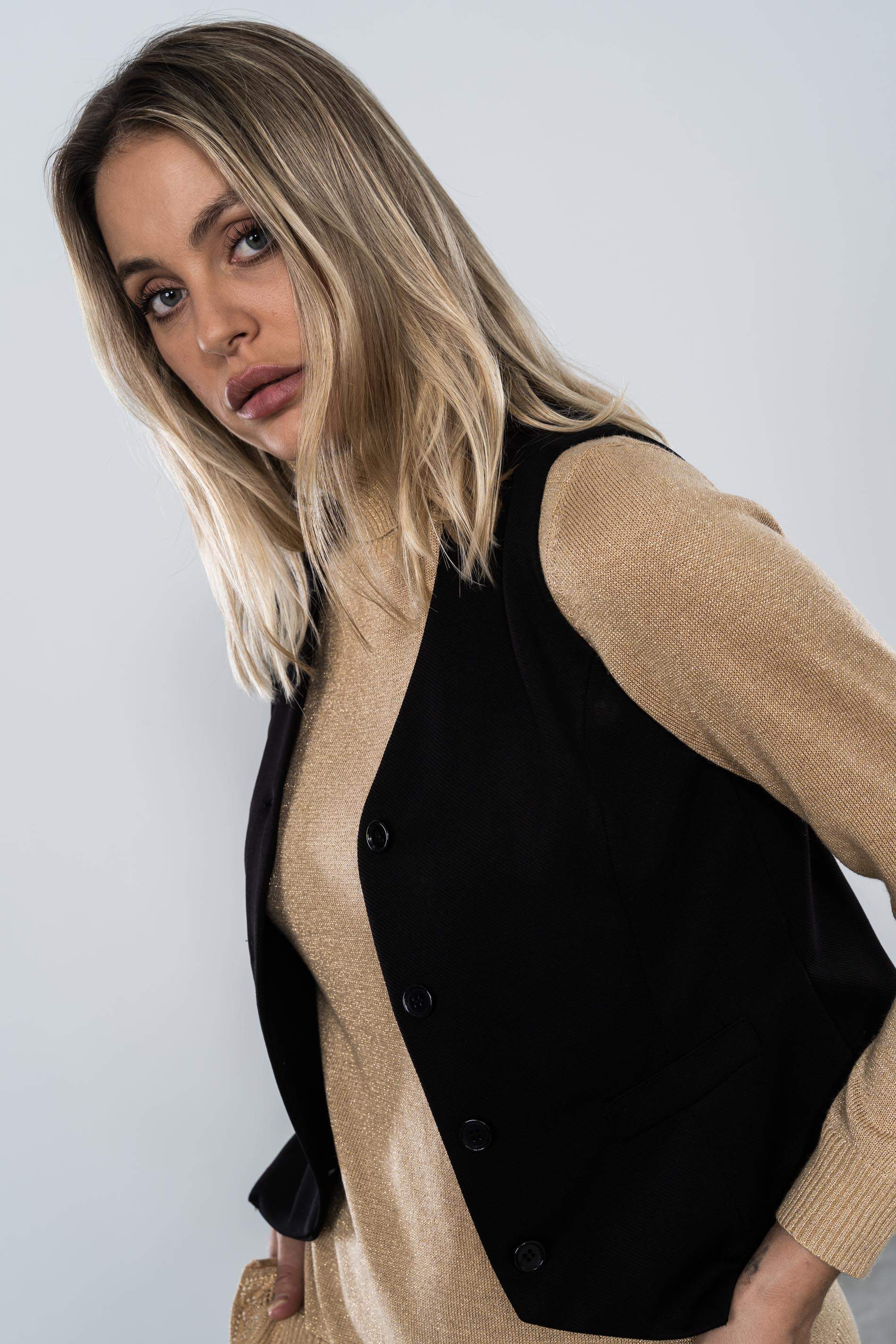 CHALECO BOTONES NEGRO