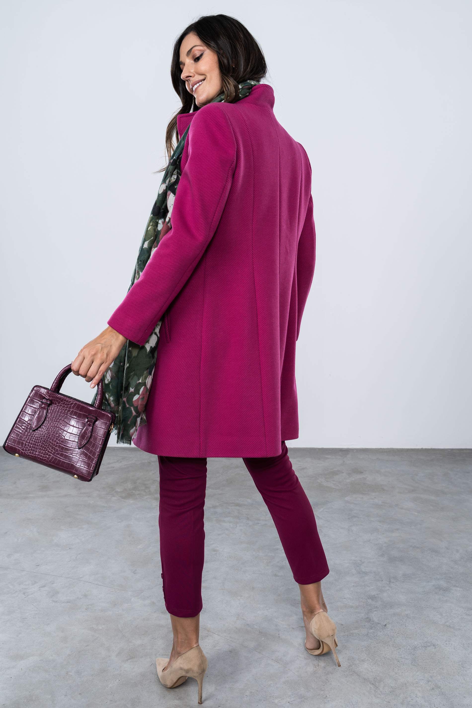 PANTALON BOTONES BAJO BURDEOS