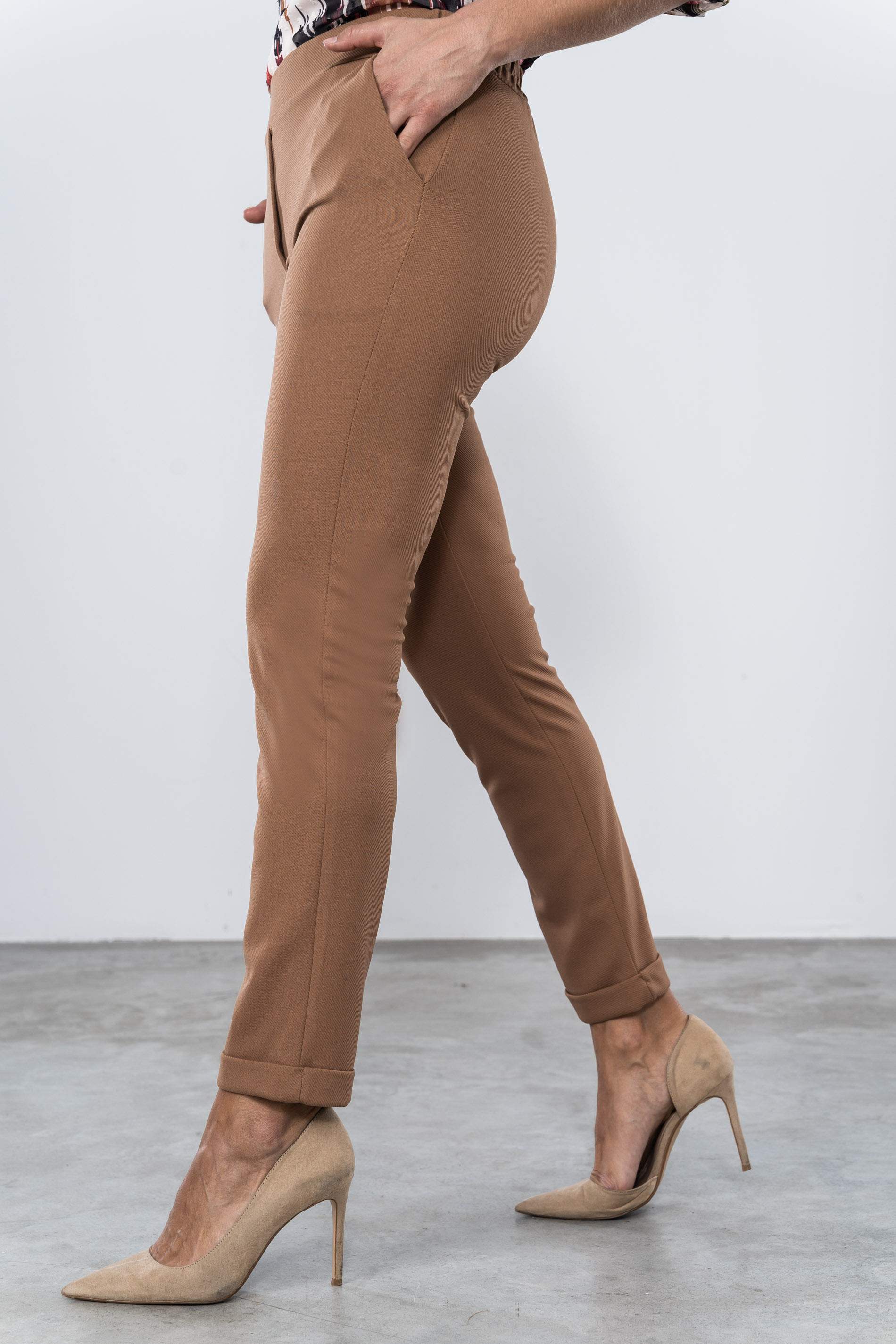 PANTALON HOLGADO VUELTA CAMEL
