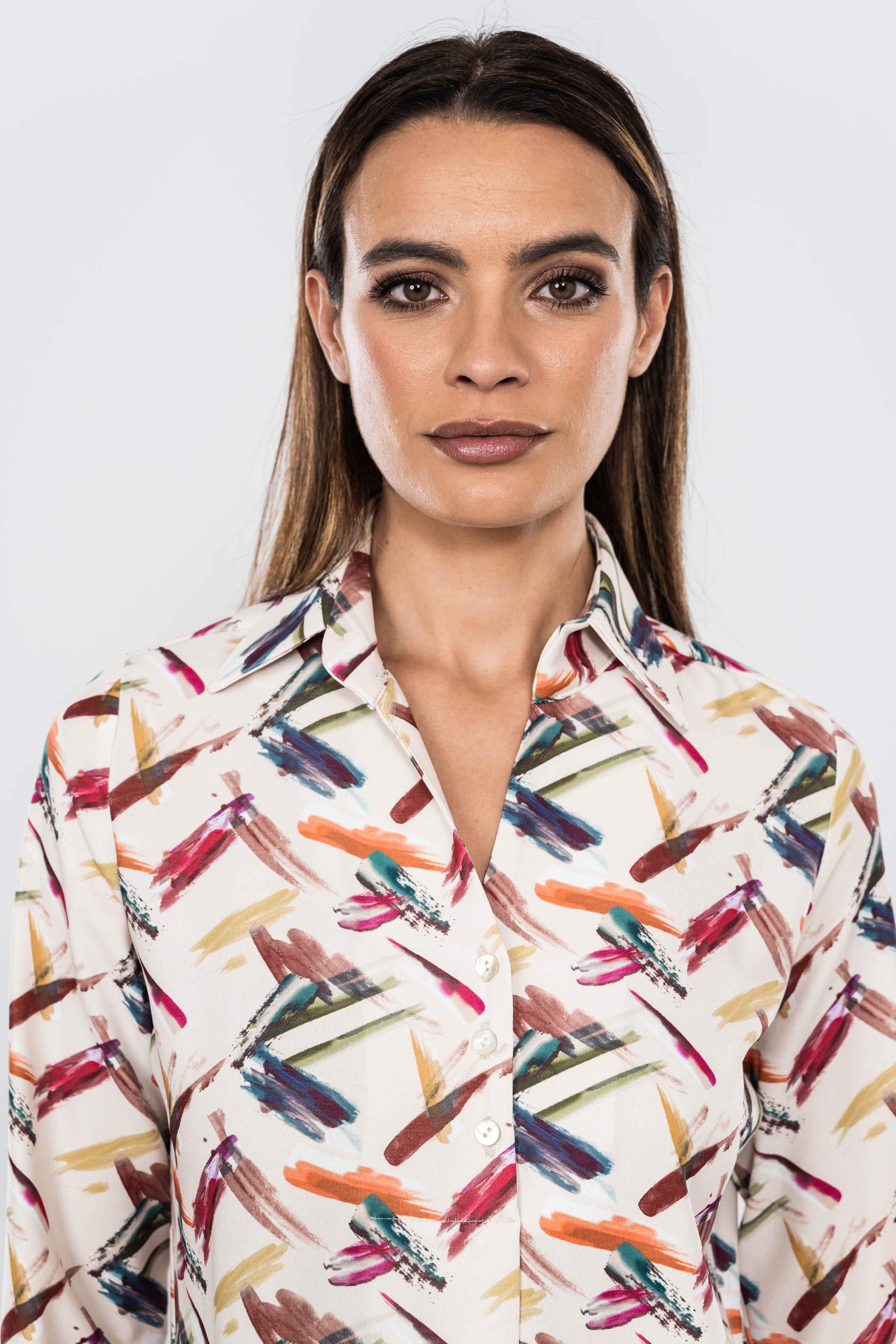 BLUSA BOTONES TABLA PINCELADAS