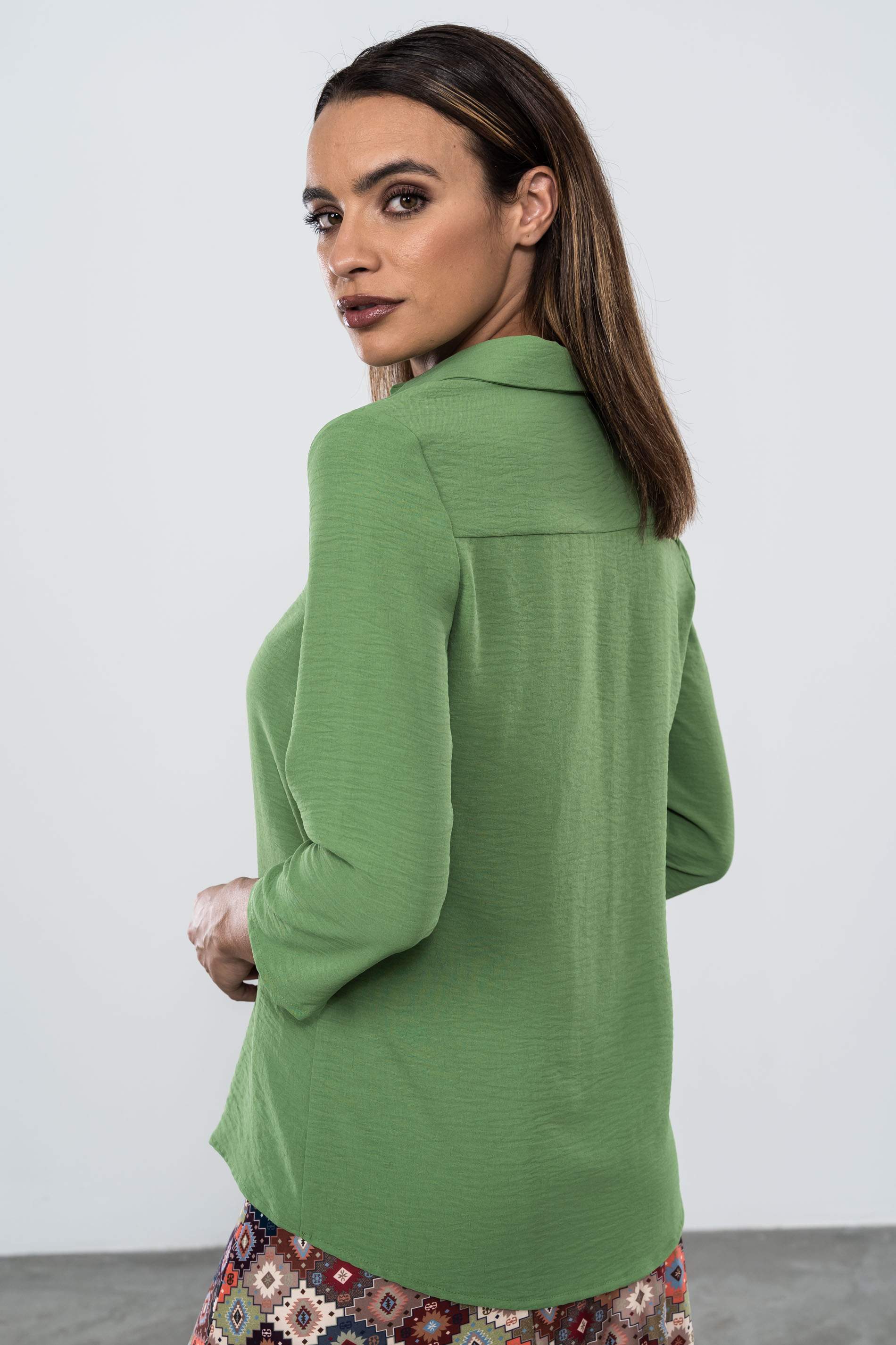 BLUSA BOTONES TABLA OLIVA