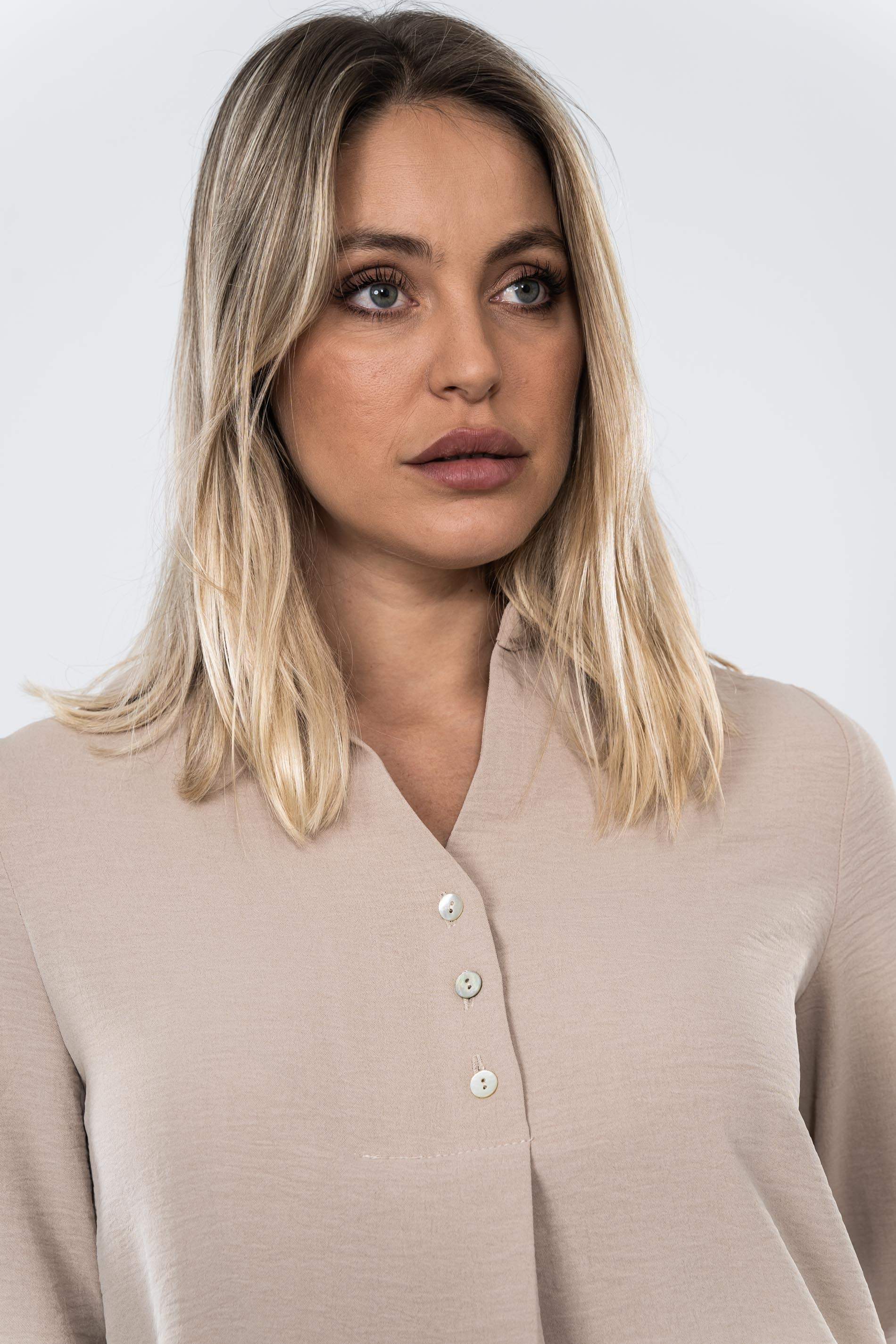 BLUSA BOTONES TABLA BEIGE