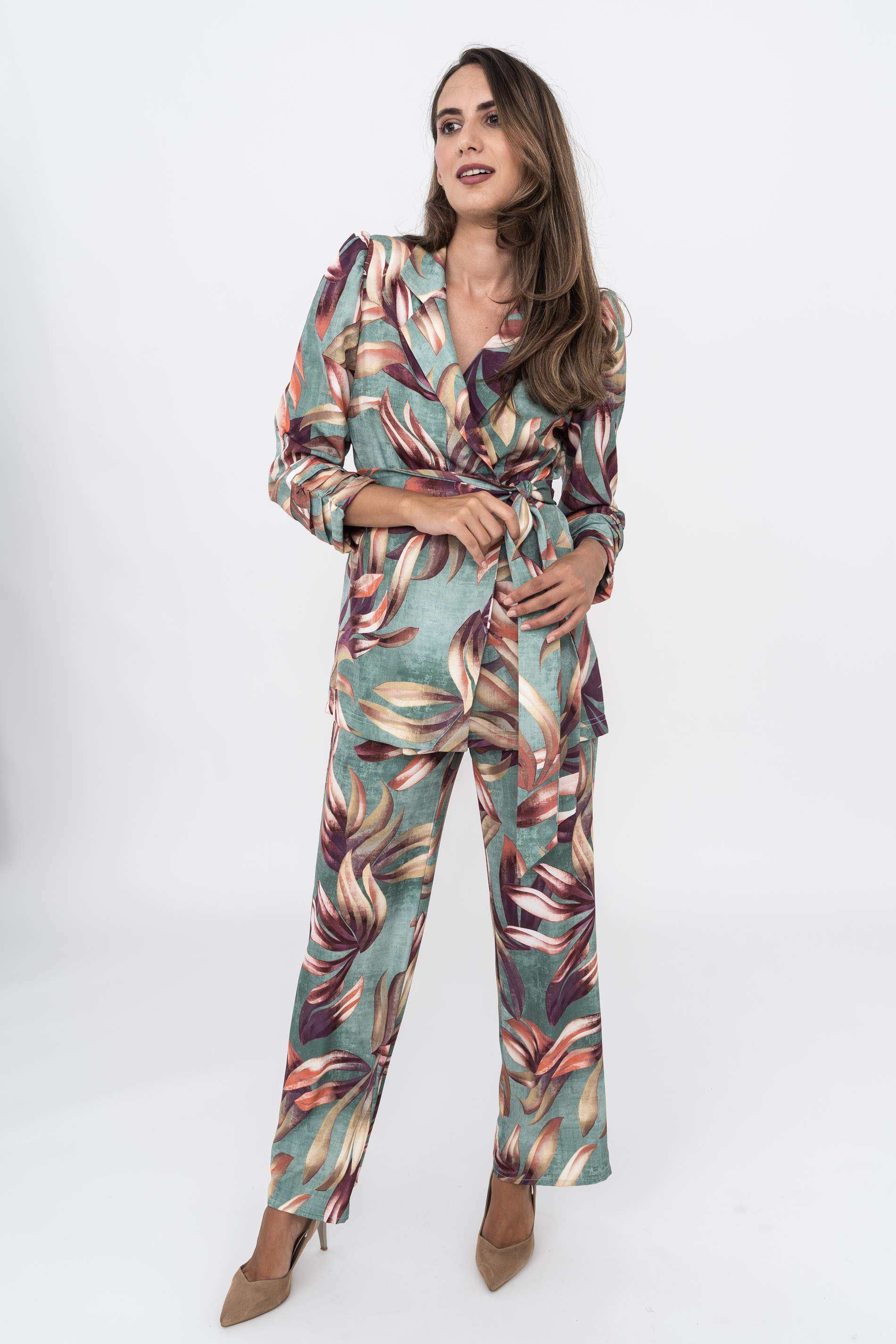 CHAQUETA HOJAS CINTURON MANGA FRUNCE 