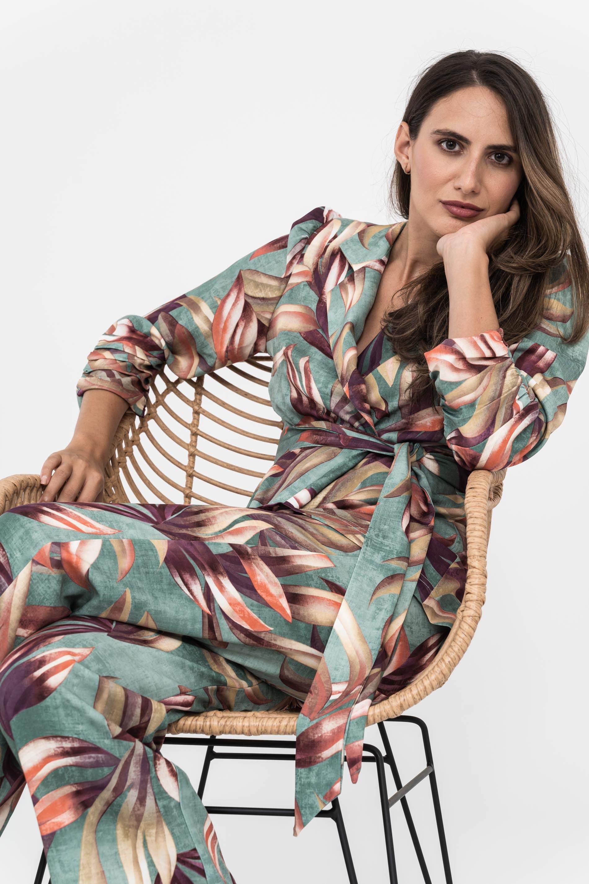 CHAQUETA HOJAS CINTURON MANGA FRUNCE 