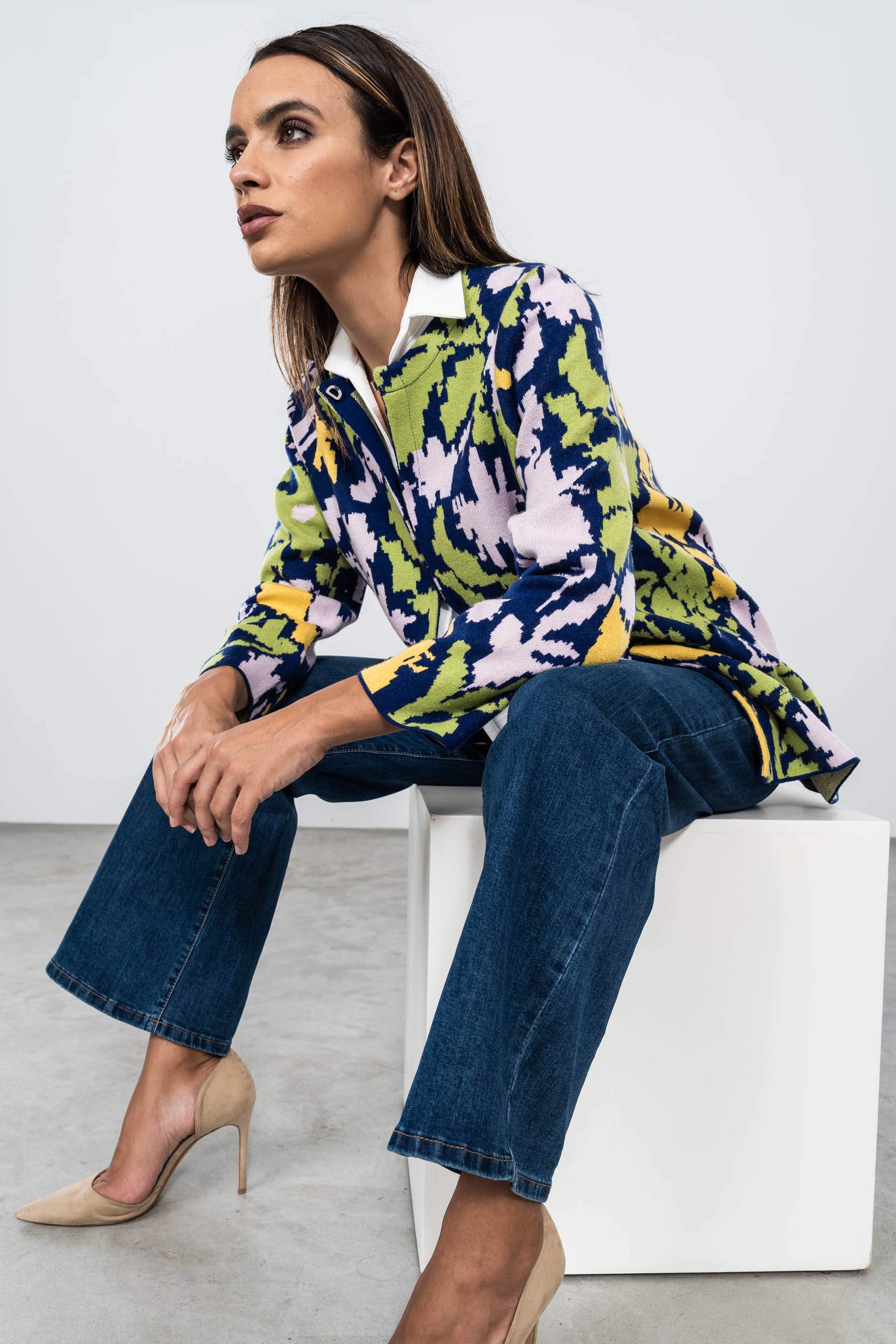 CHAQUETA PUNTO SILUETA FLOR