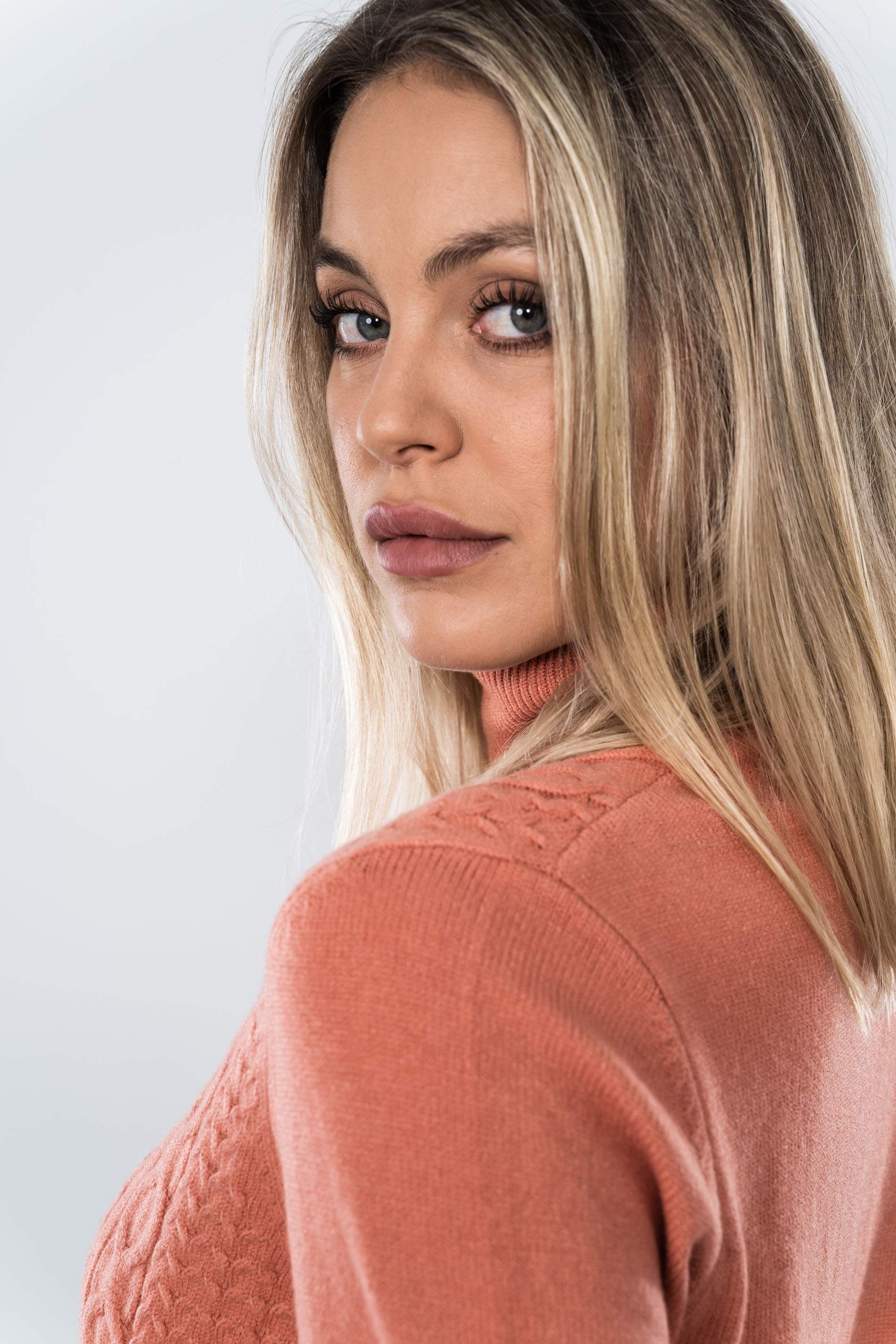 JERSEY CUELLO CISNE OCHOS MANDARINA