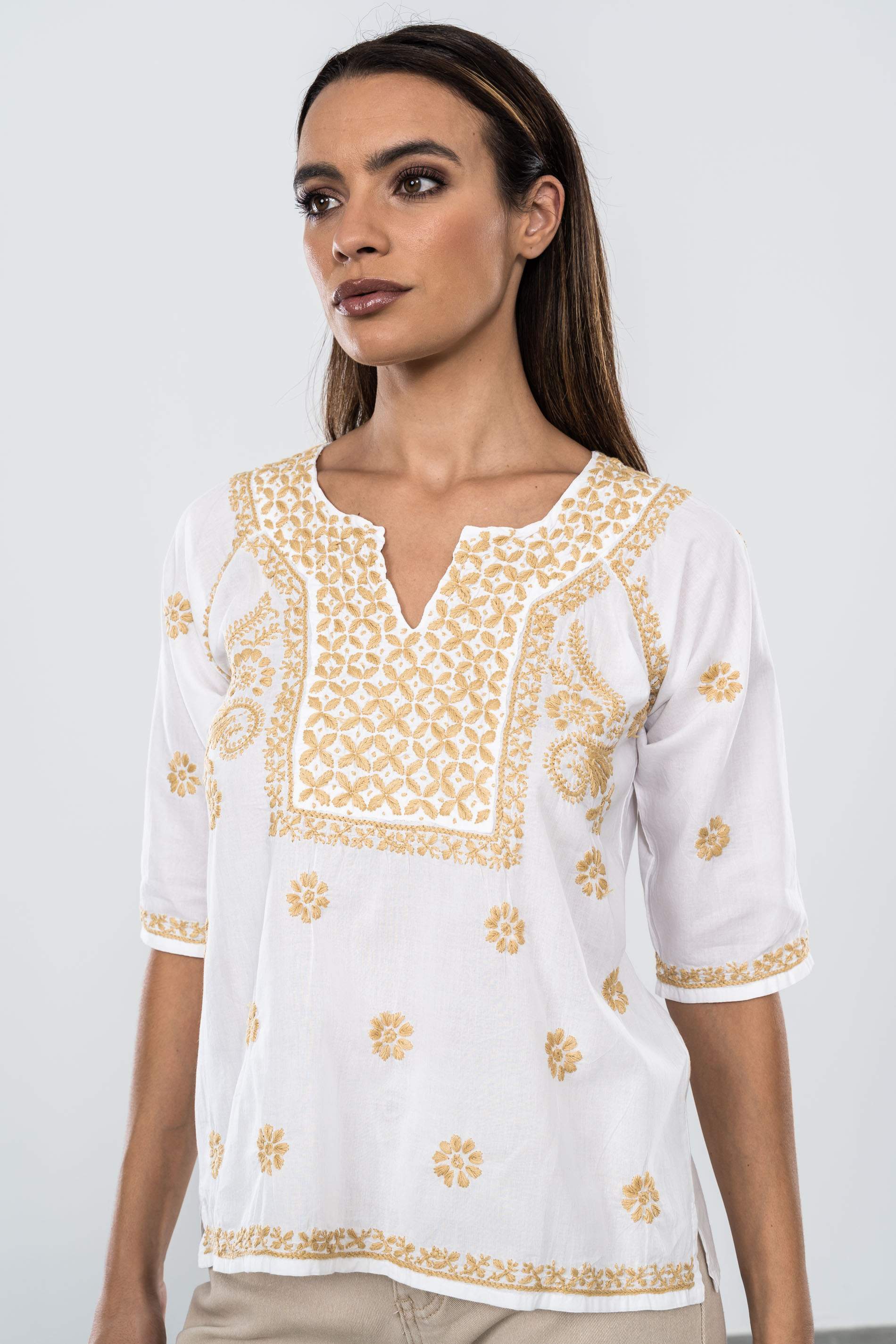 BLUSA BORDADO CONTRASTE