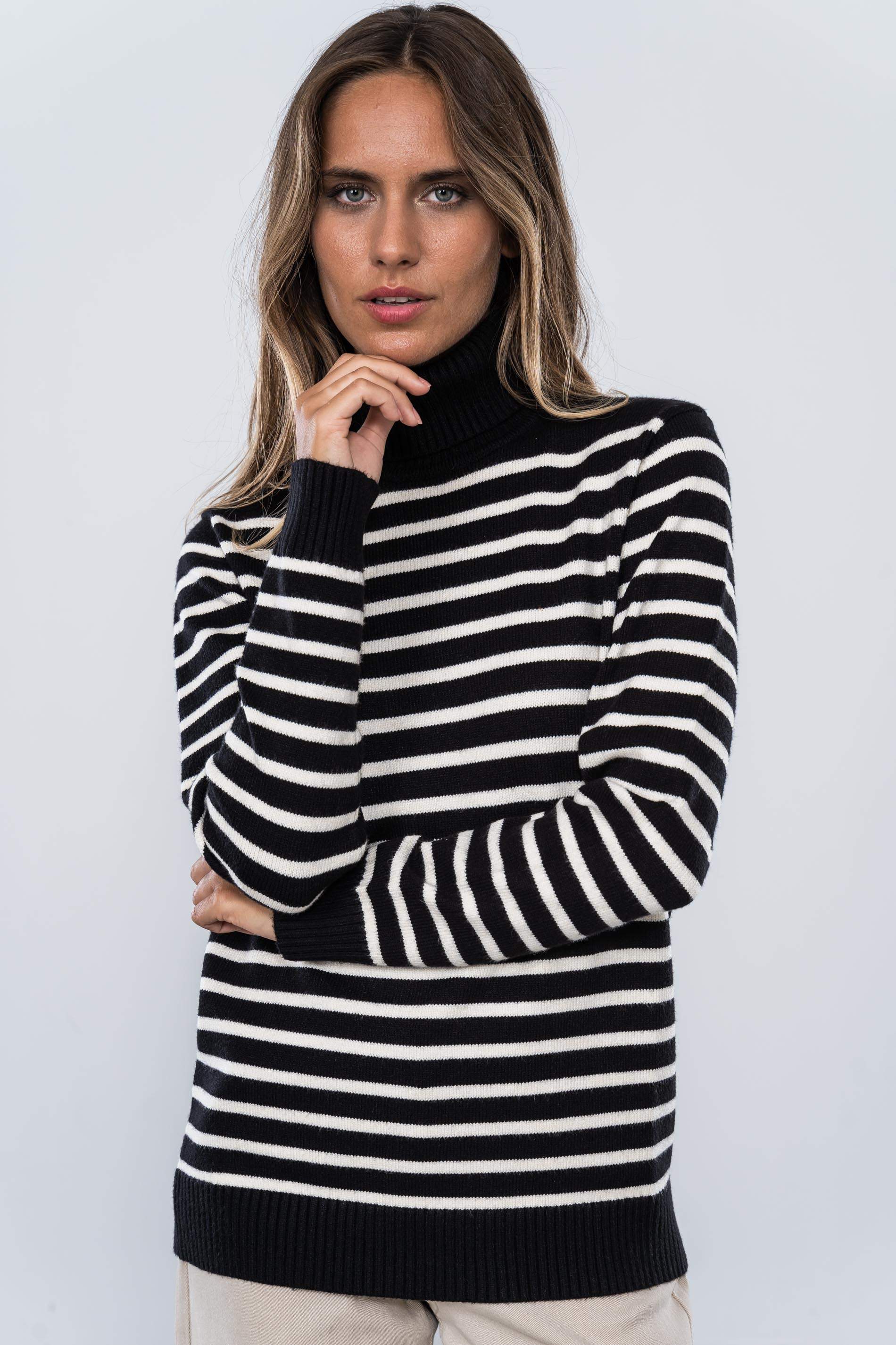 JERSEY C CISNE RAYAS CRUDO  Y NEGRO