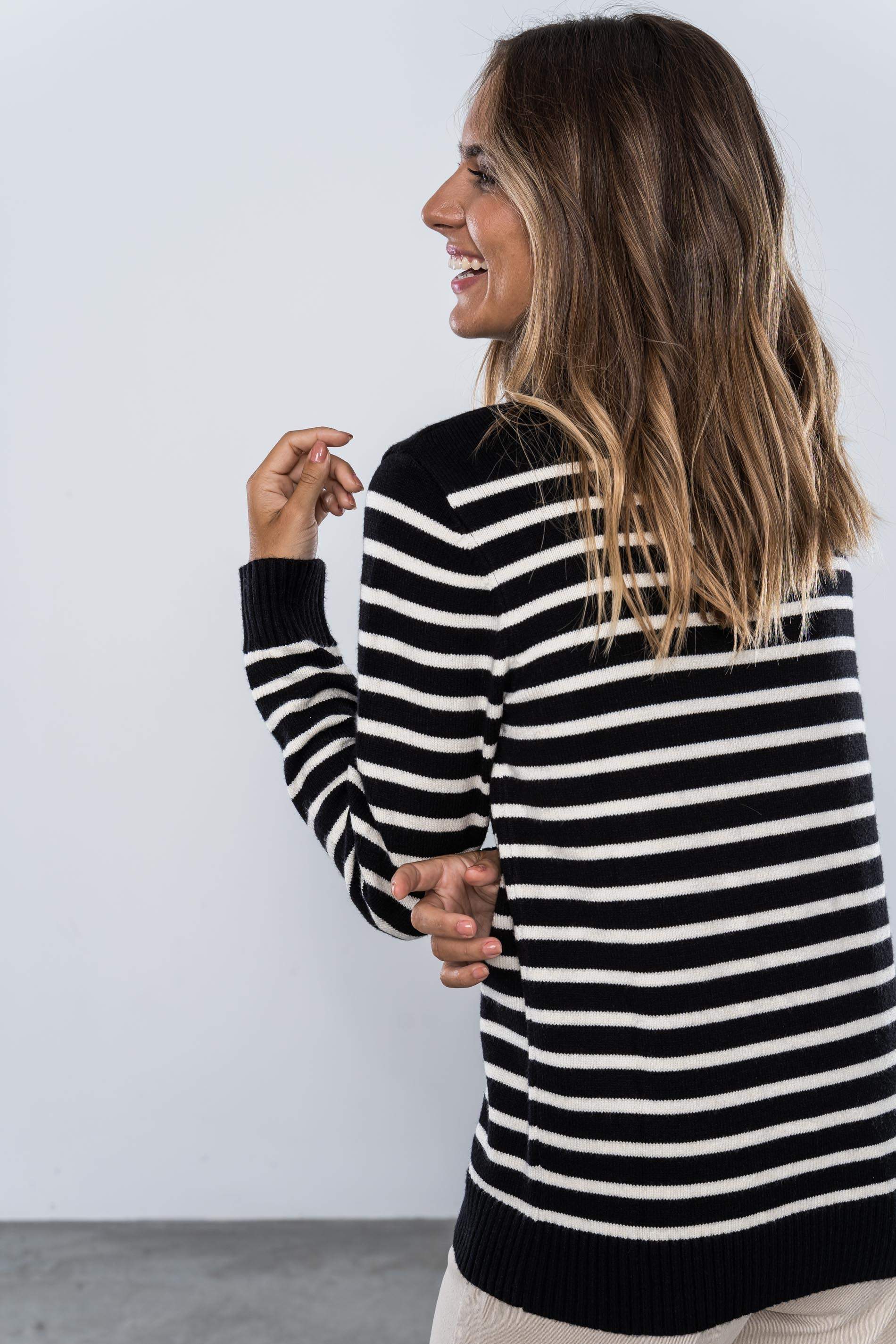 JERSEY C CISNE RAYAS CRUDO Y NEGRO