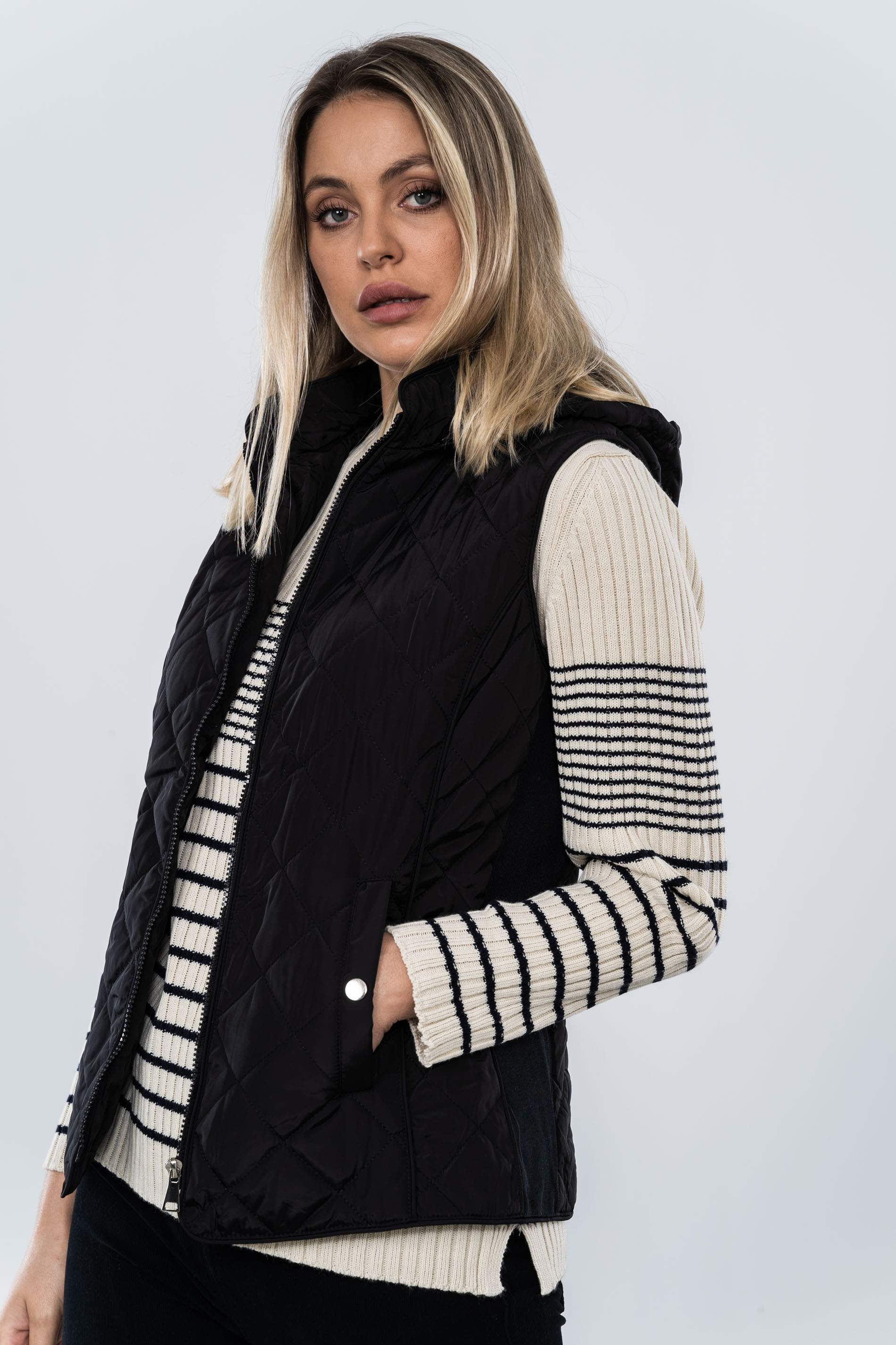 CHALECO GOMA LATERAL ROMBOS NEGRO