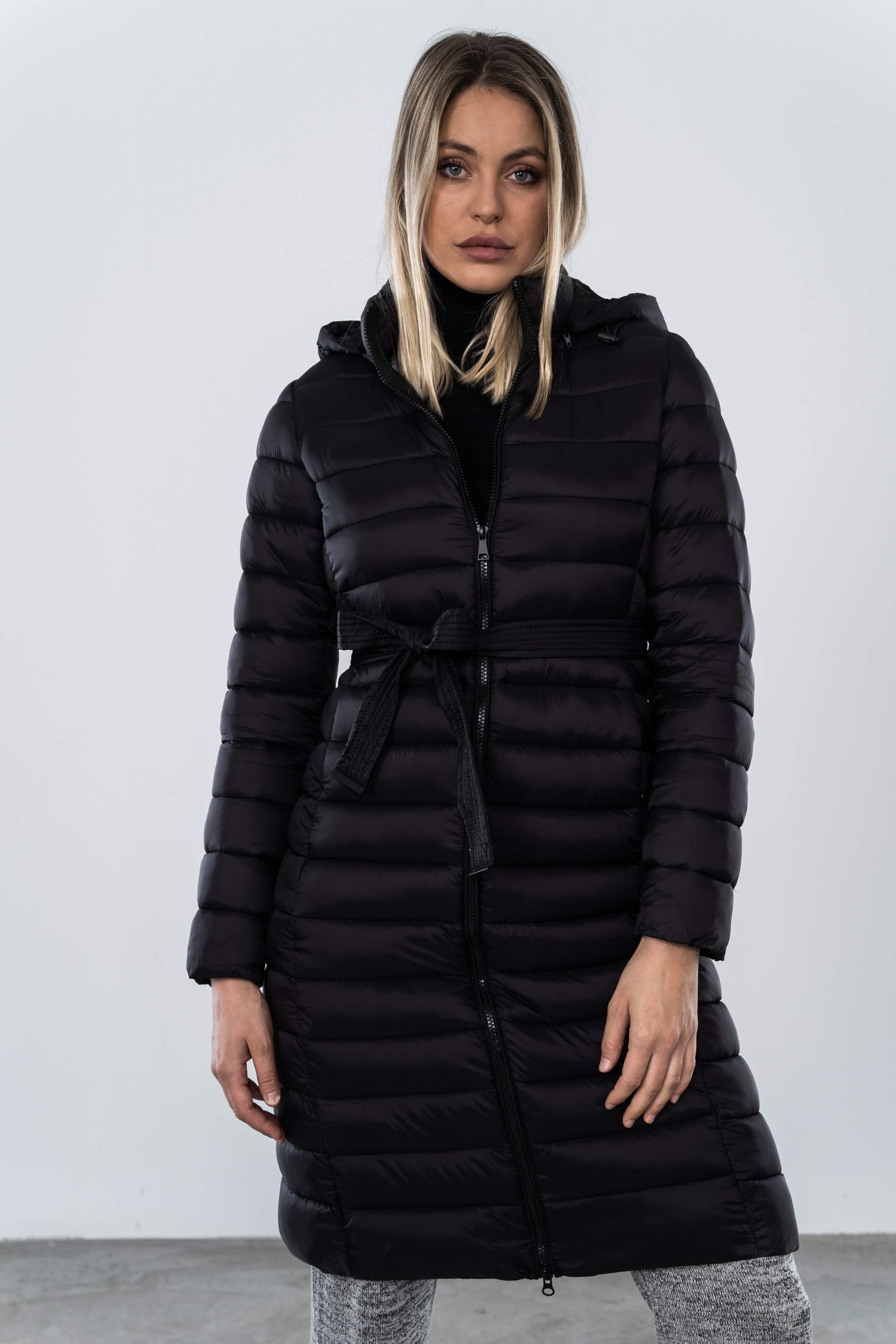 PARKA LARGA CINTURON NEGRO