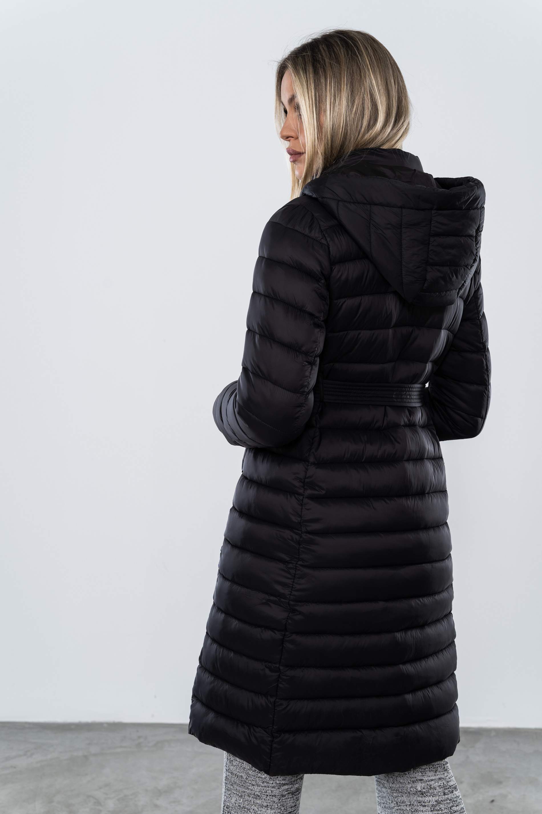 PARKA LARGA CINTURON NEGRO