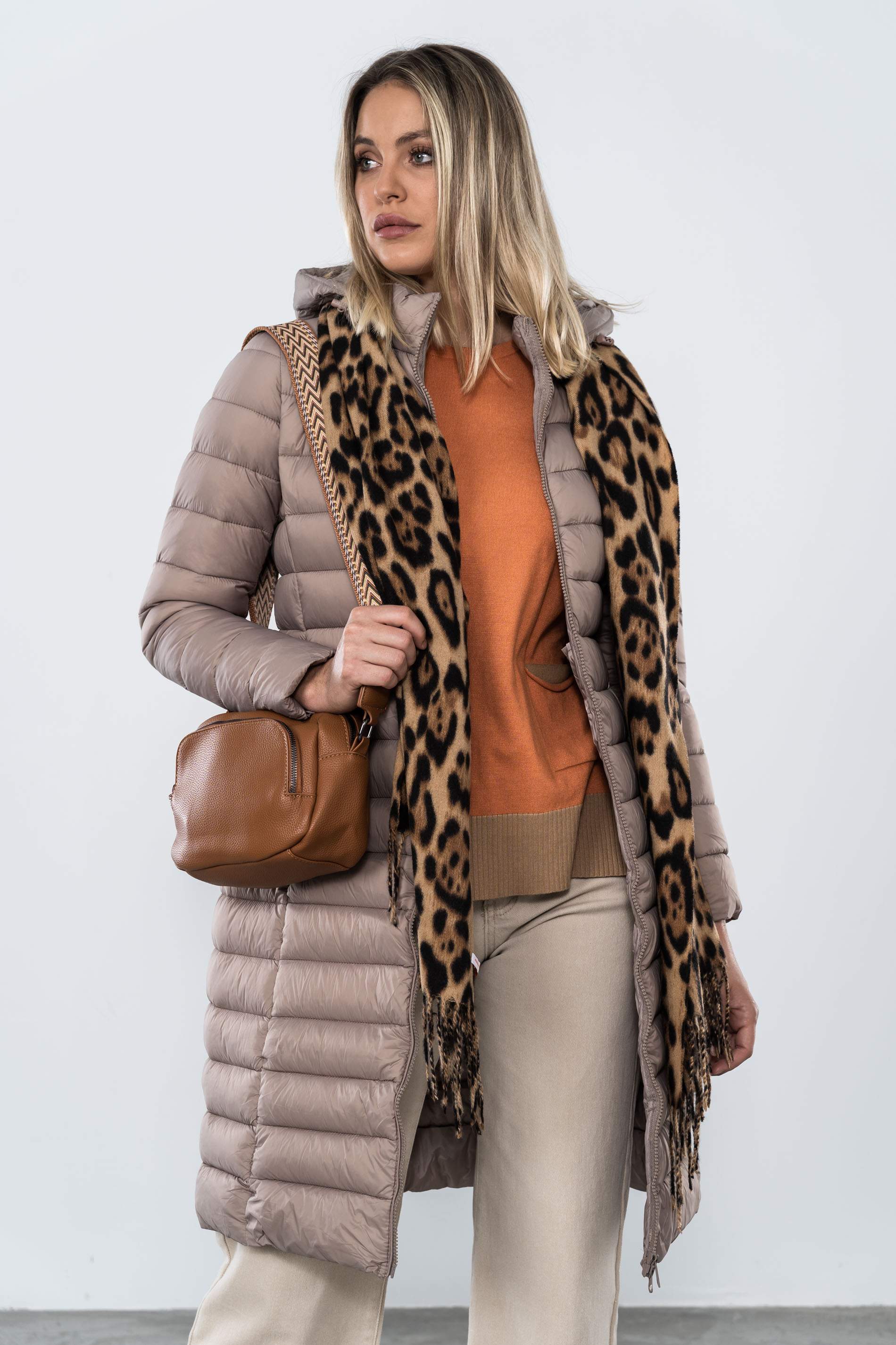 PARKA LARGA CINTURON TAUPE