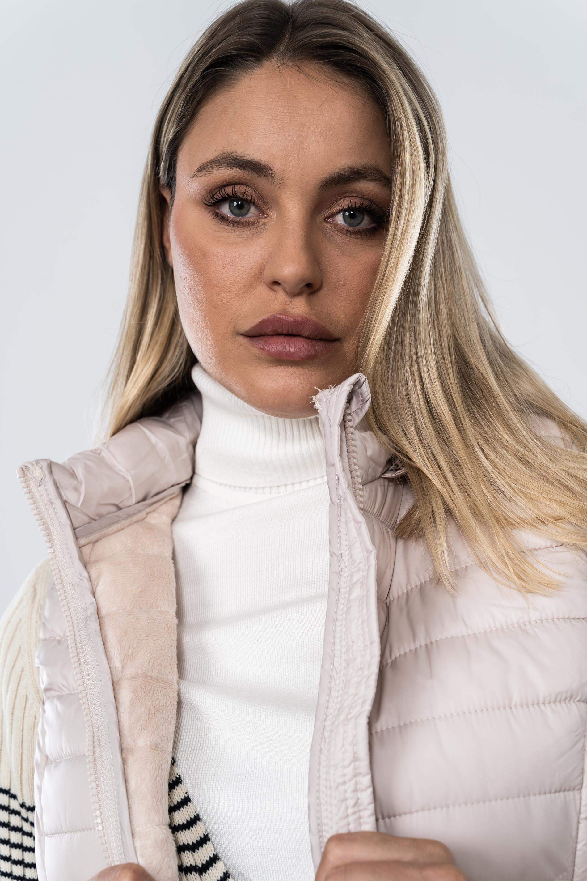 CHALECO COSTADILLO BEIGE