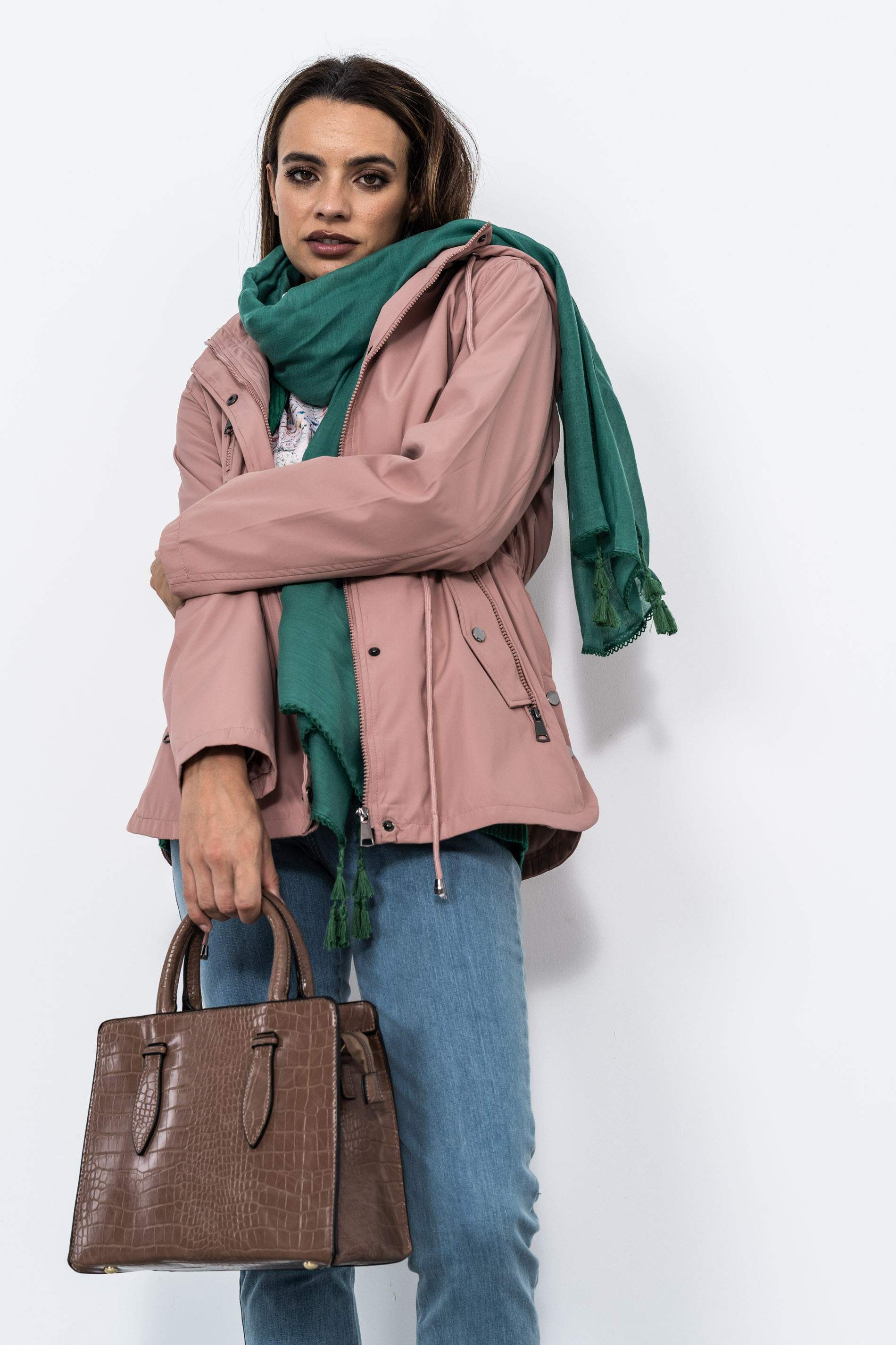 FOULARD LISO POMPONES VERDE