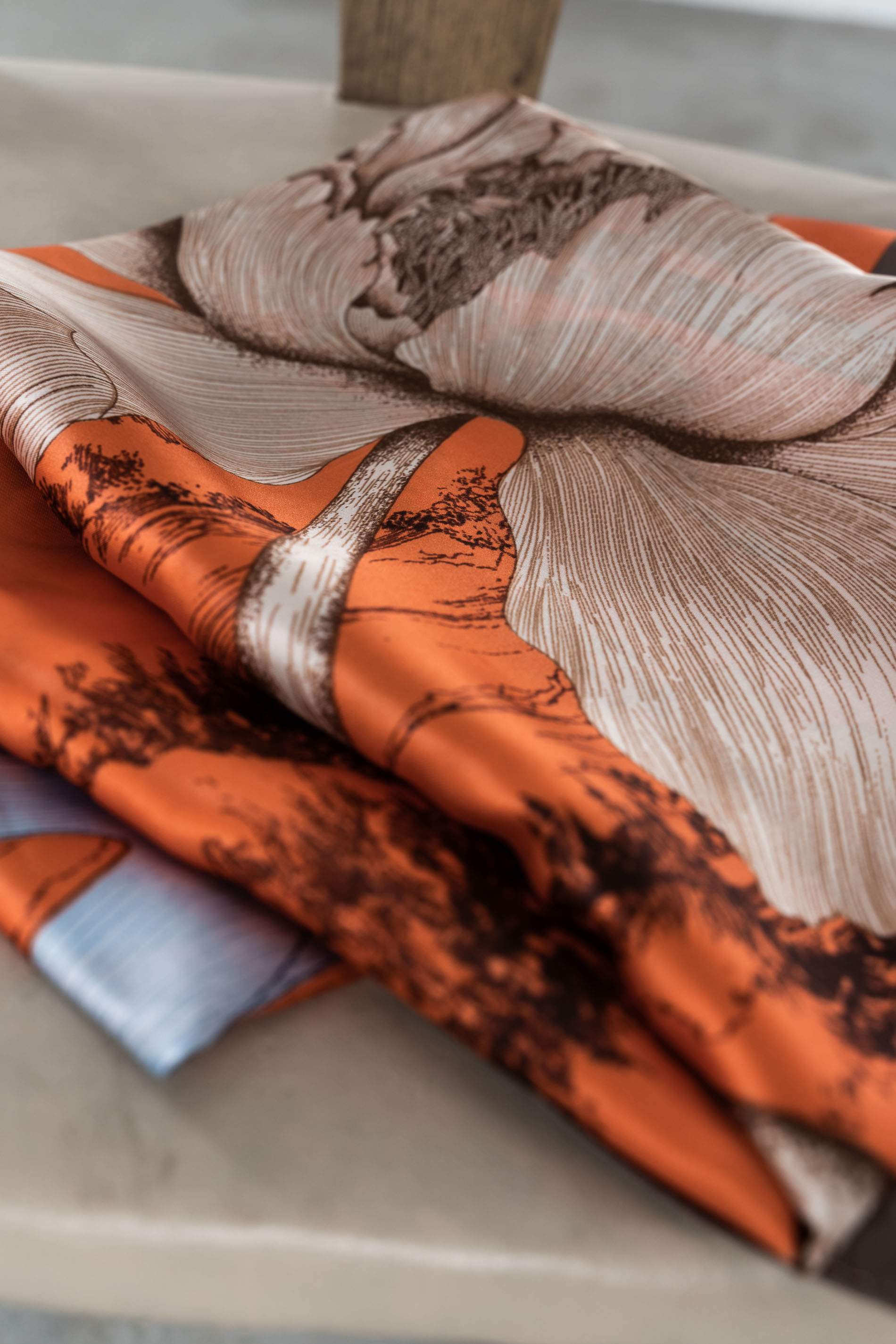 FOULARD EFECTO SEDA FLOR