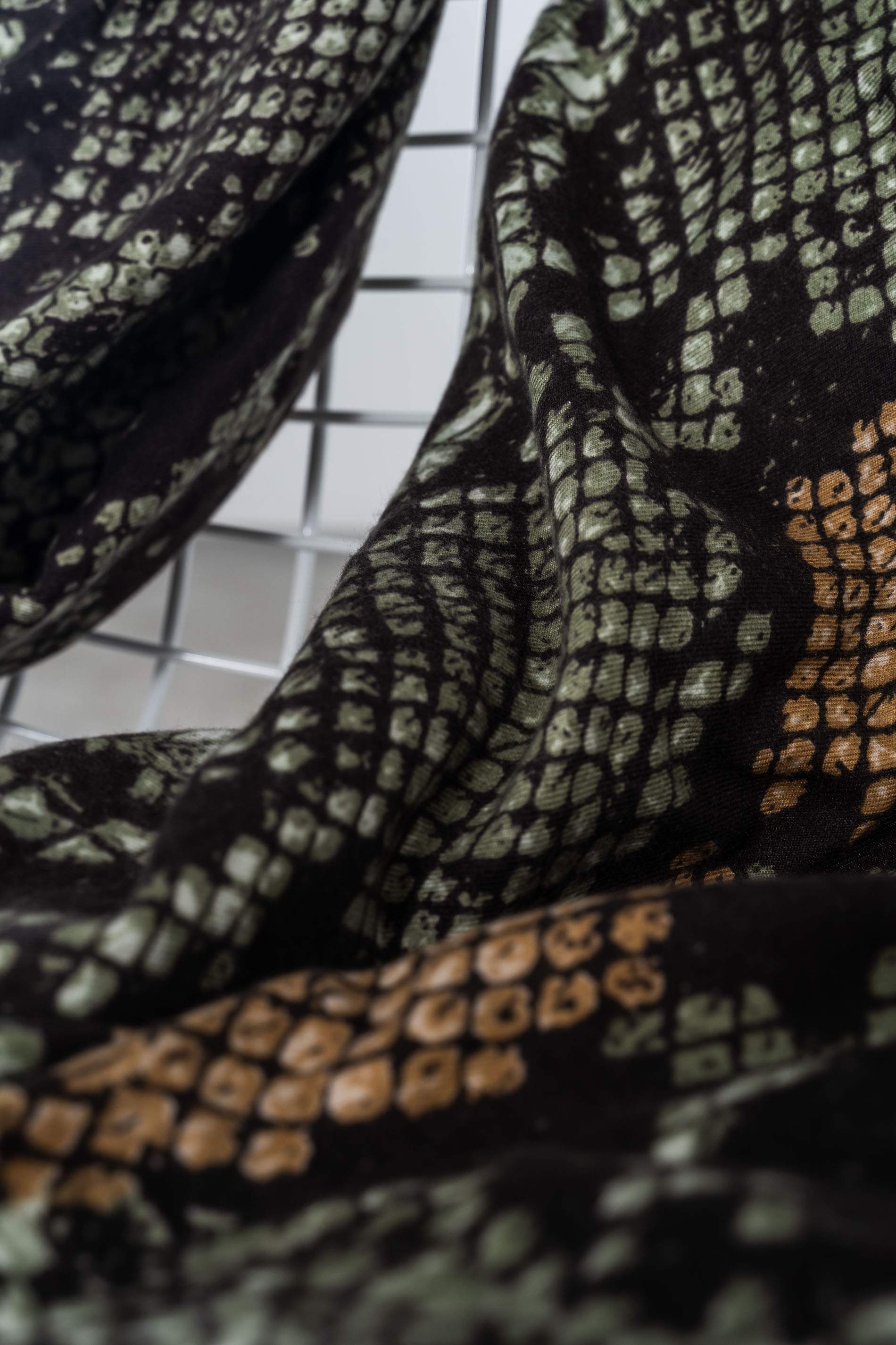  FOULARD ESTAMPADO ANIMAL VERDE