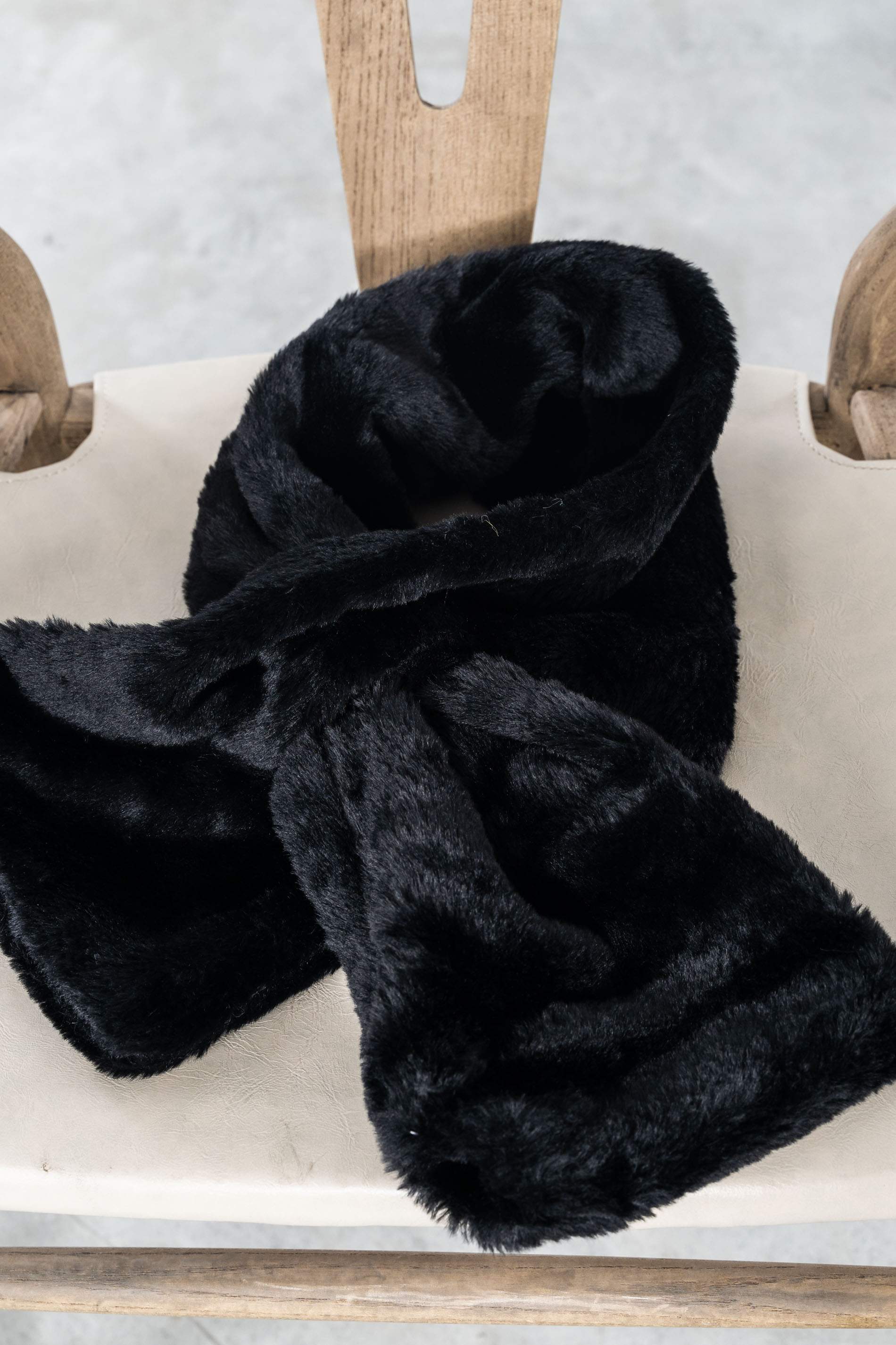 BUFANDA OJAL SOFT NEGRO